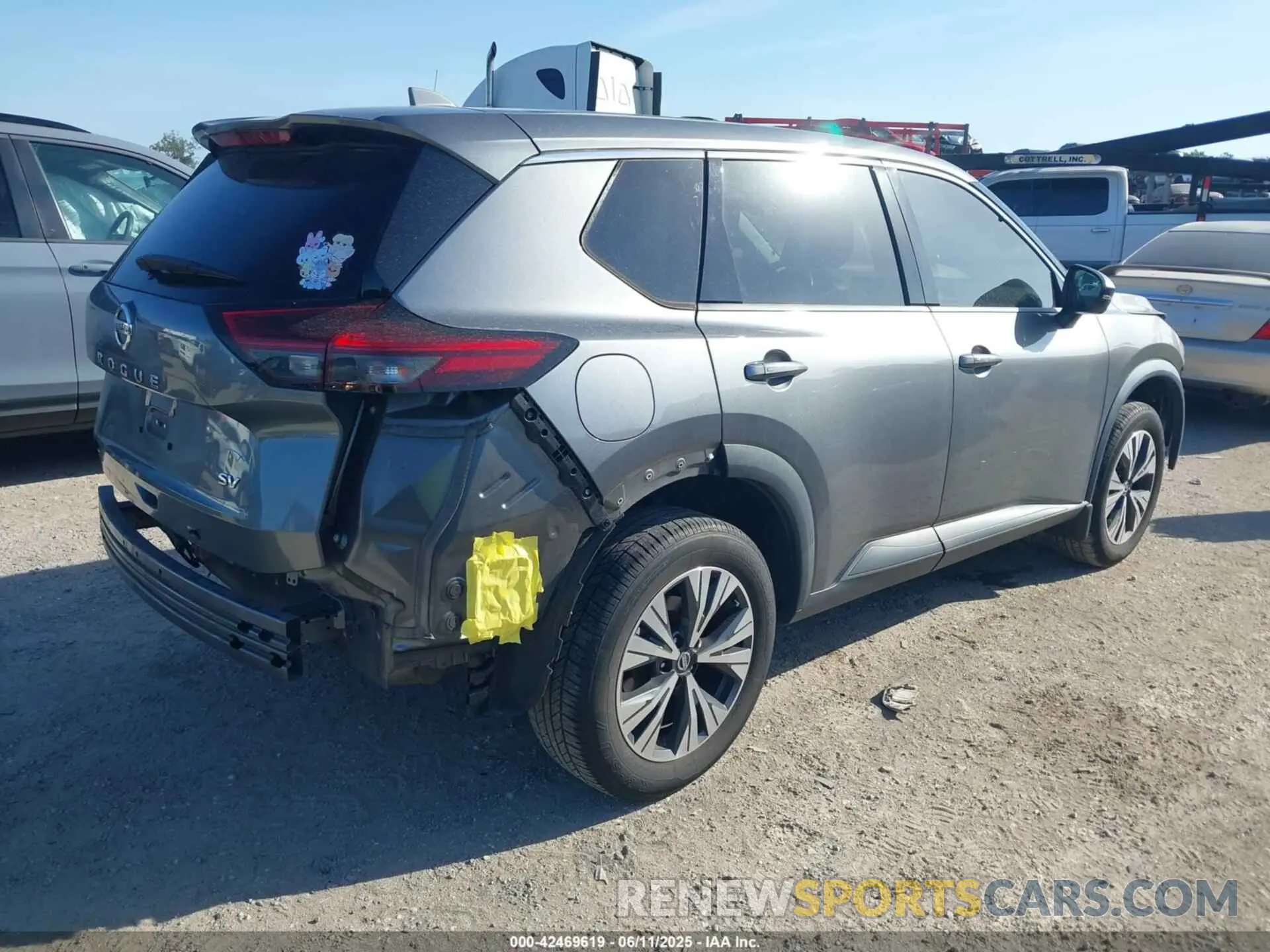 4 Photograph of a damaged car 5N1AT3BA8MC706460 NISSAN ROGUE 2021