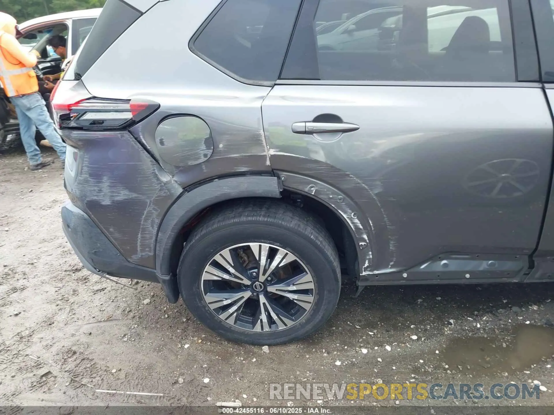18 Photograph of a damaged car 5N1AT3BA9MC845089 NISSAN ROGUE 2021