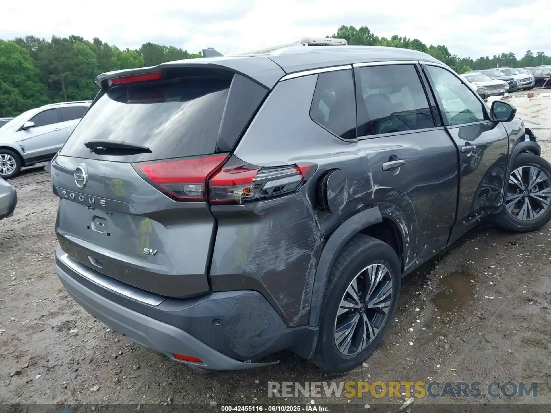 4 Photograph of a damaged car 5N1AT3BA9MC845089 NISSAN ROGUE 2021