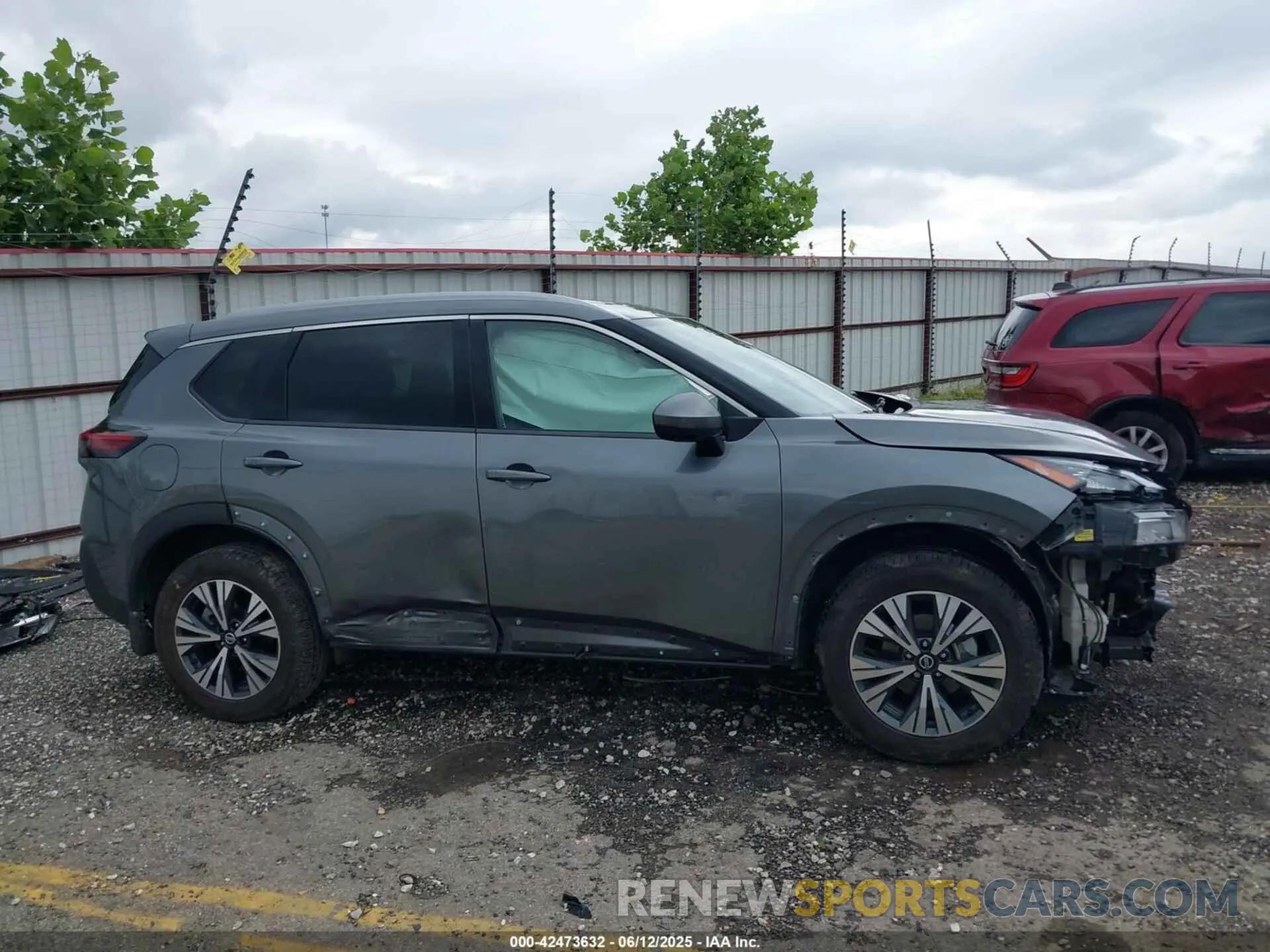 14 Photograph of a damaged car 5N1AT3BB0MC686343 NISSAN ROGUE 2021