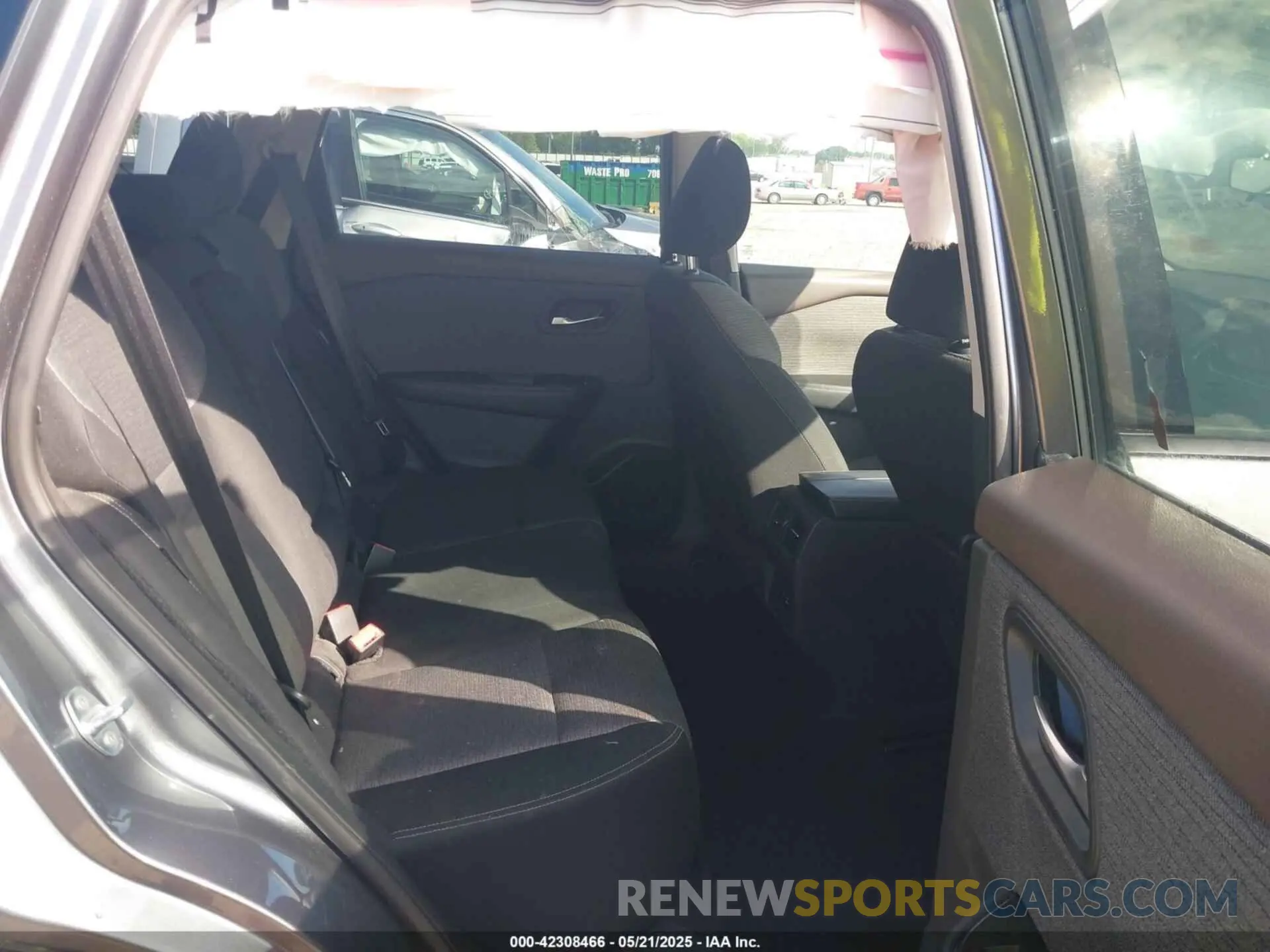 8 Photograph of a damaged car 5N1AT3BB0MC838878 NISSAN ROGUE 2021