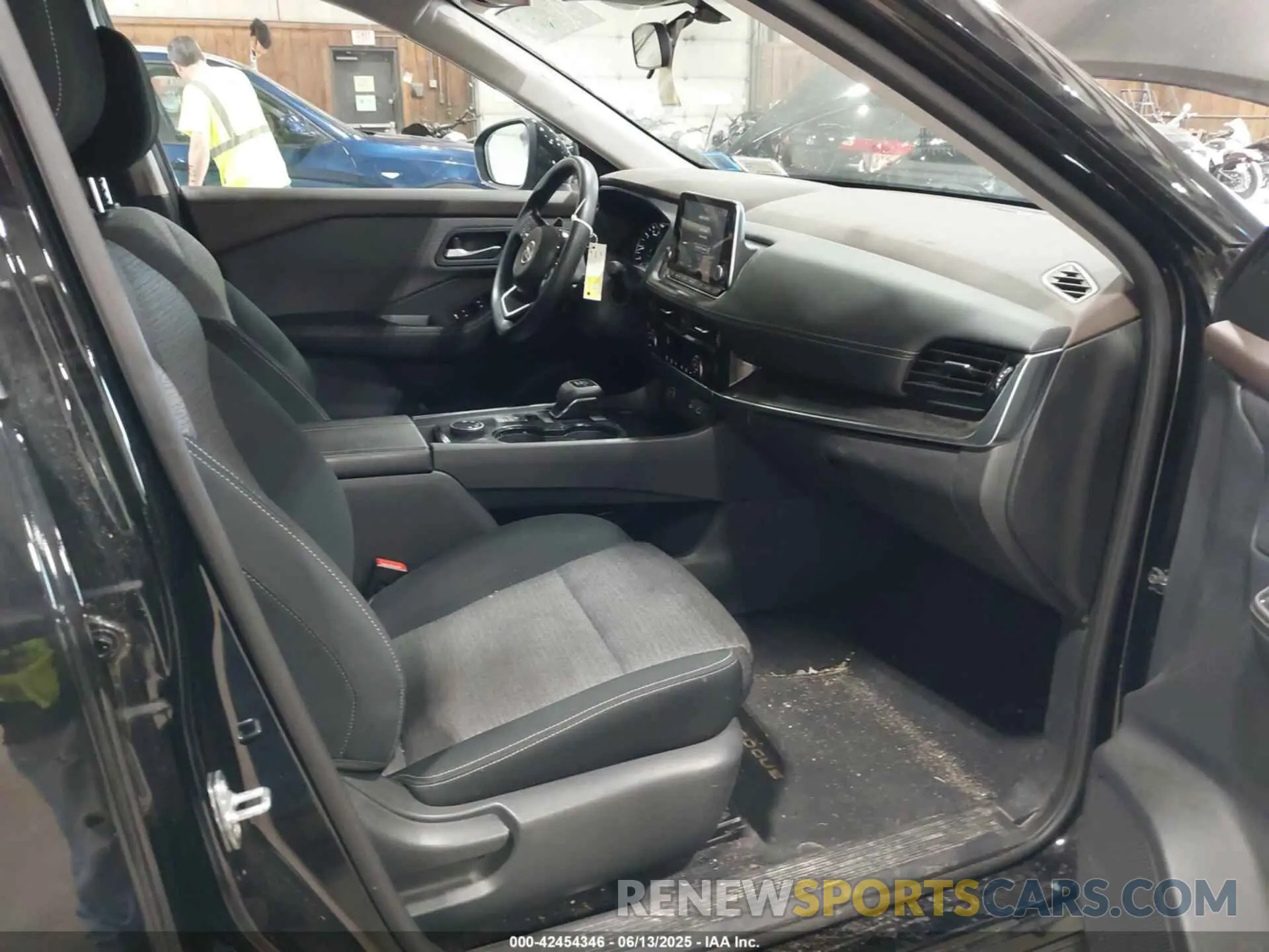 5 Photograph of a damaged car 5N1AT3BB1MC808210 NISSAN ROGUE 2021