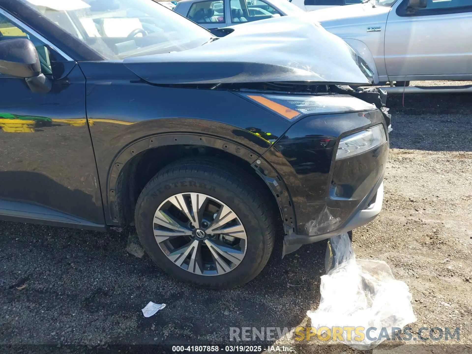 17 Photograph of a damaged car 5N1AT3BB4MC810775 NISSAN ROGUE 2021