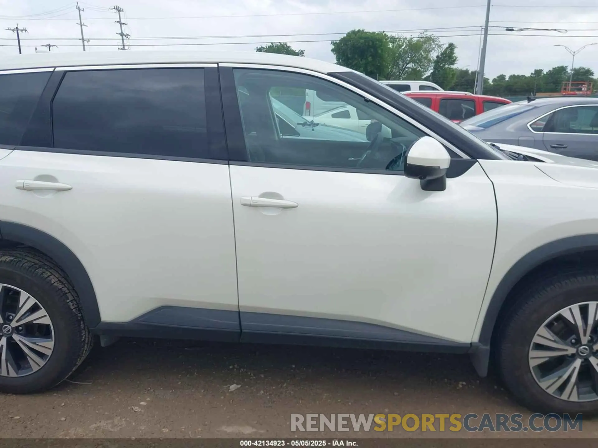 13 Photograph of a damaged car 5N1AT3BB4MC817550 NISSAN ROGUE 2021