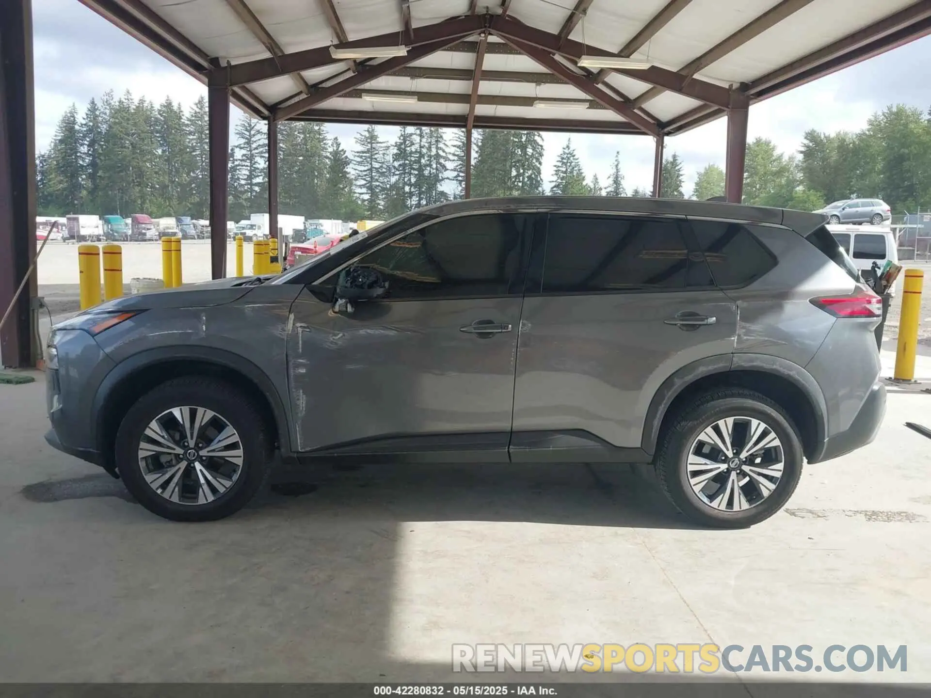 15 Photograph of a damaged car 5N1AT3BB7MC766240 NISSAN ROGUE 2021