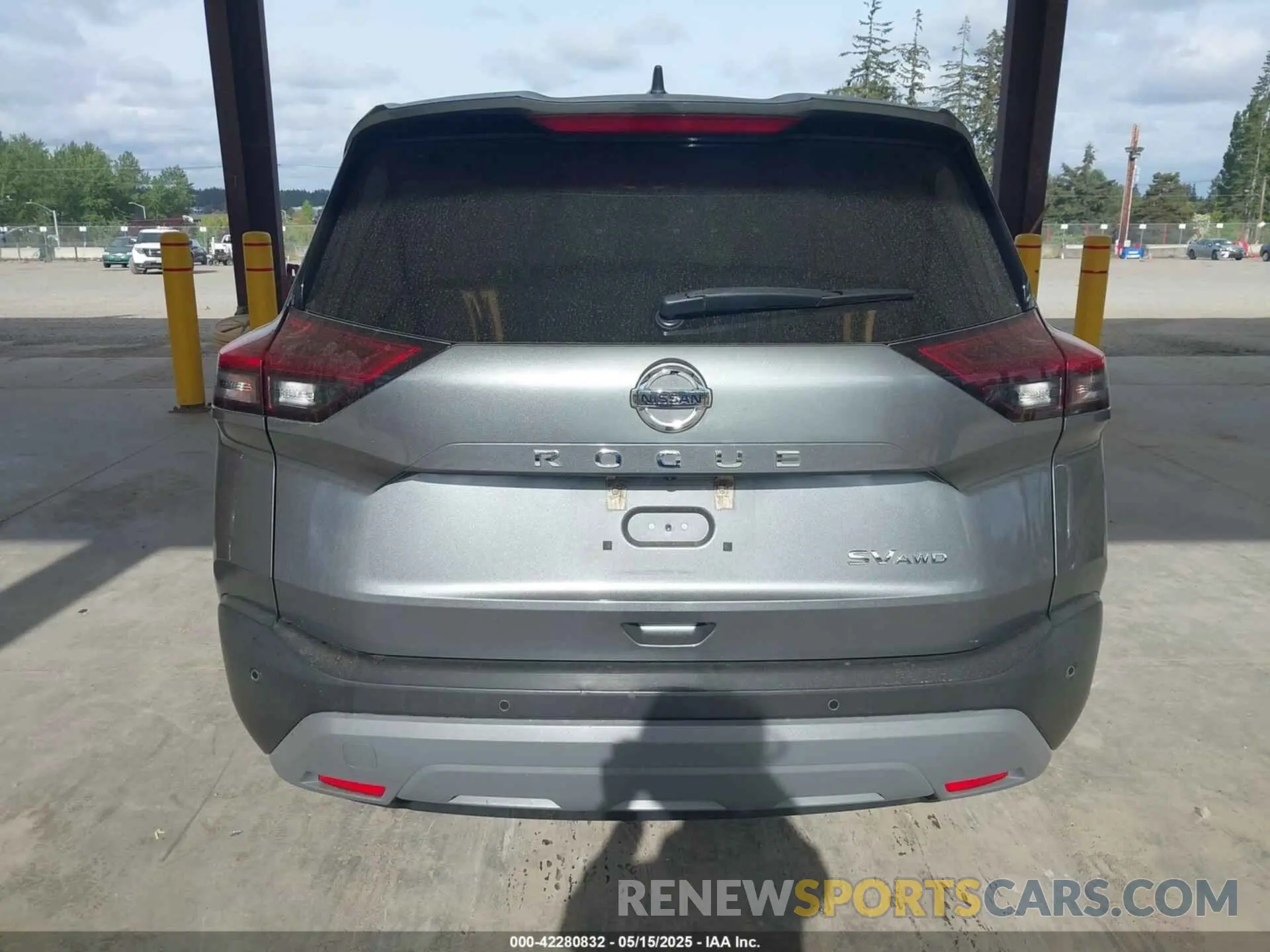 17 Photograph of a damaged car 5N1AT3BB7MC766240 NISSAN ROGUE 2021