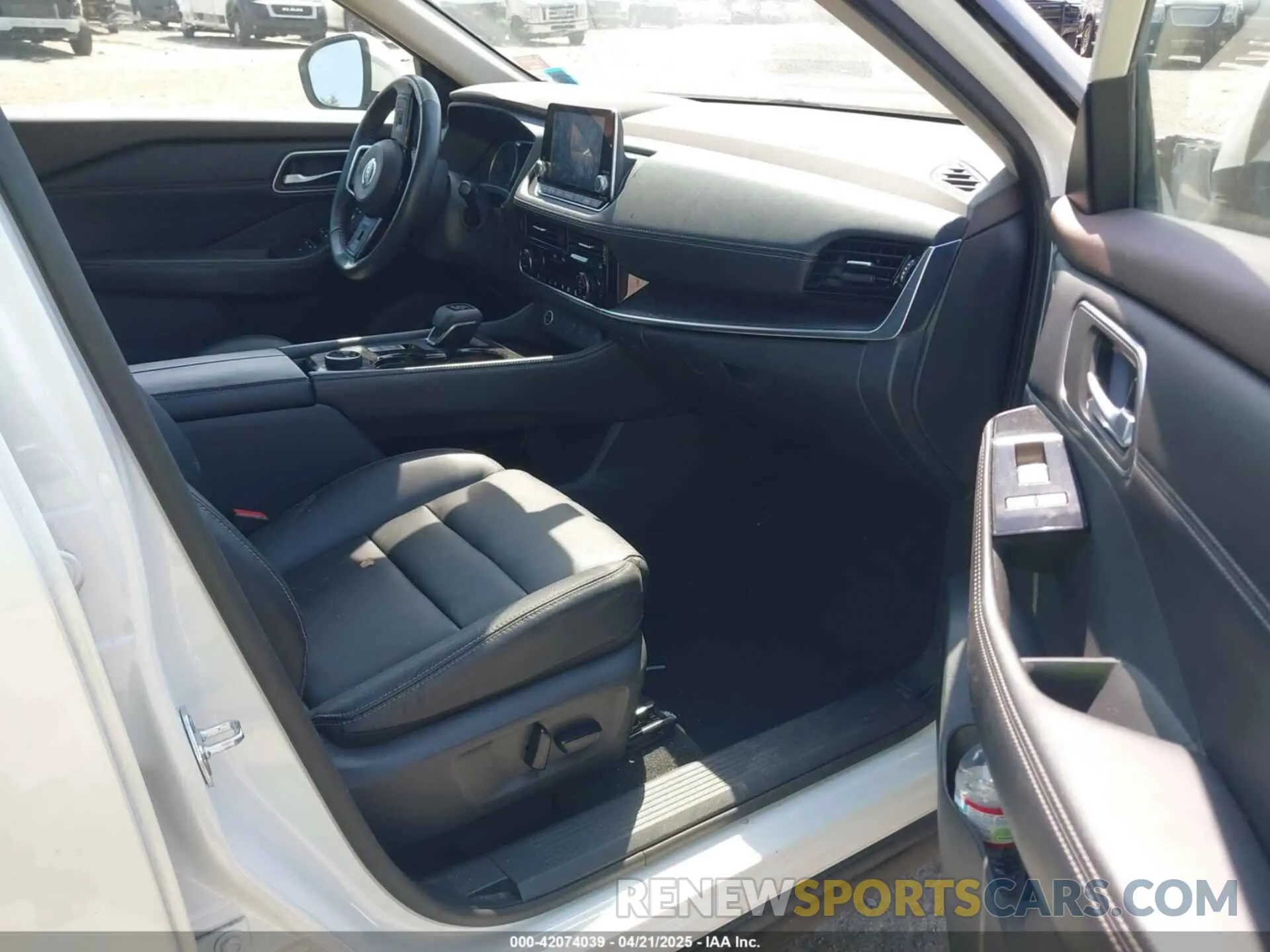 5 Photograph of a damaged car 5N1AT3CB5MC766767 NISSAN ROGUE 2021