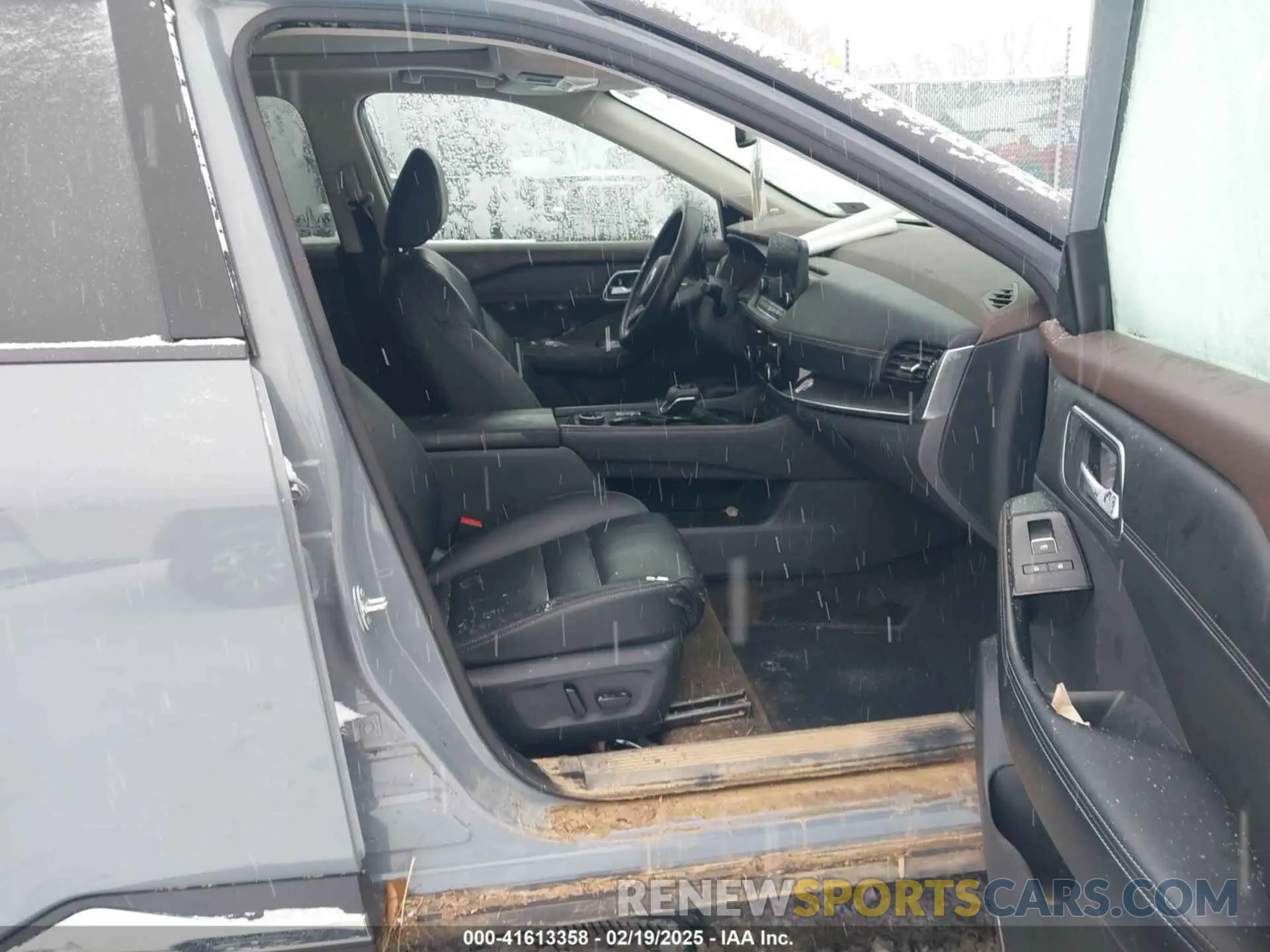 5 Photograph of a damaged car 5N1AT3CB9MC836528 NISSAN ROGUE 2021