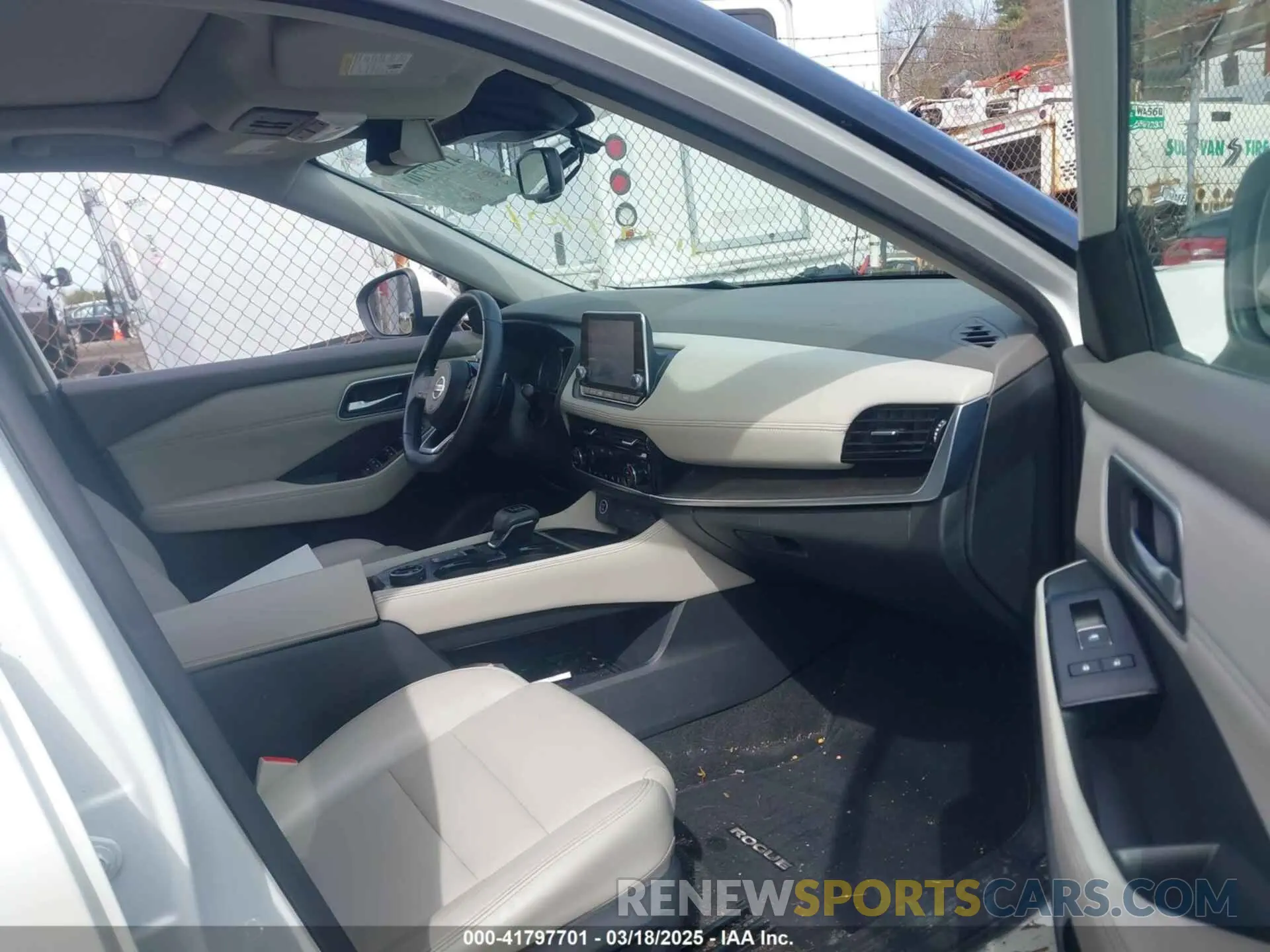 5 Photograph of a damaged car 5N1AT3CBXMC680953 NISSAN ROGUE 2021