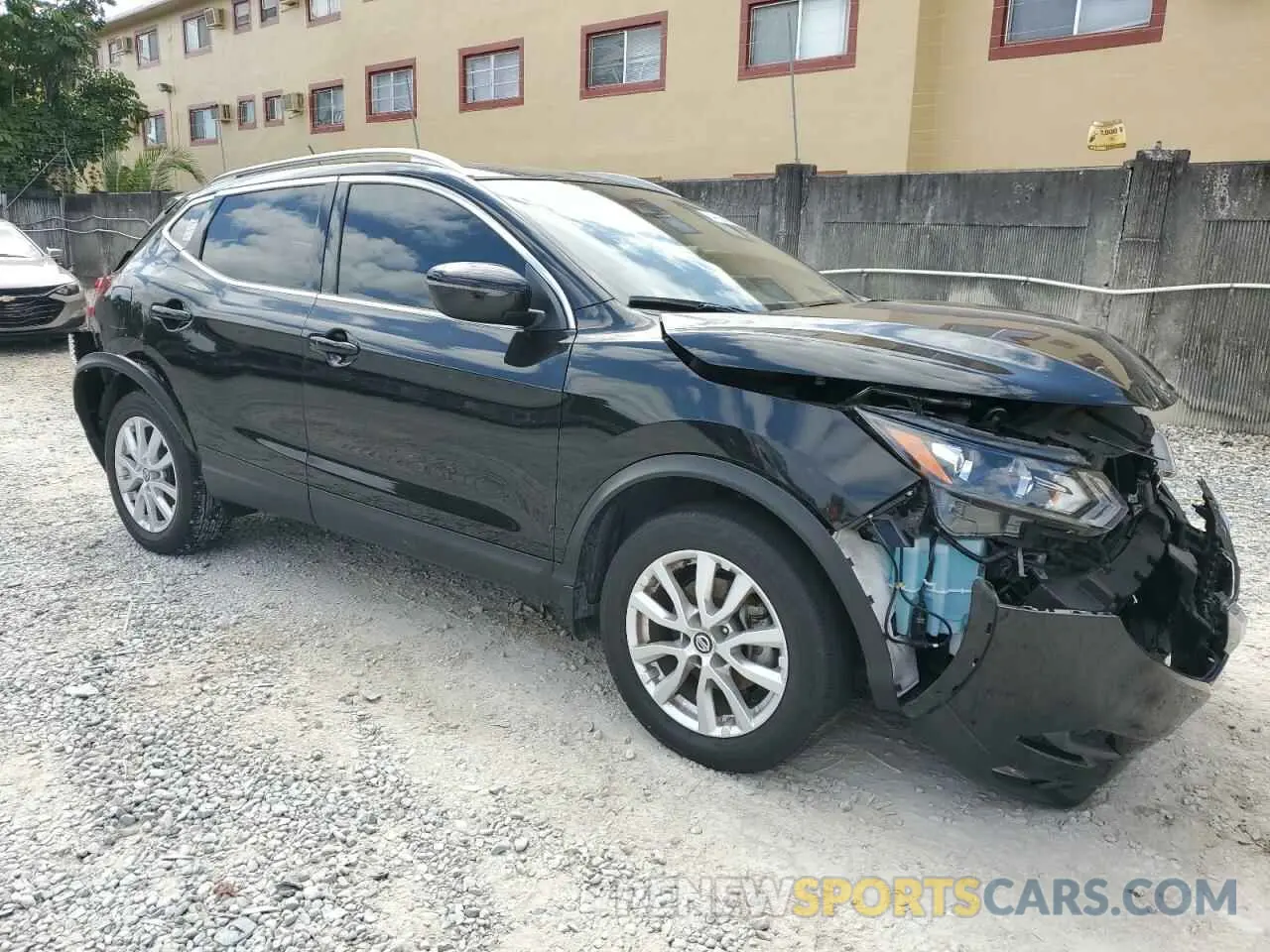 4 Photograph of a damaged car JN1BJ1BV6MW570417 NISSAN ROGUE 2021