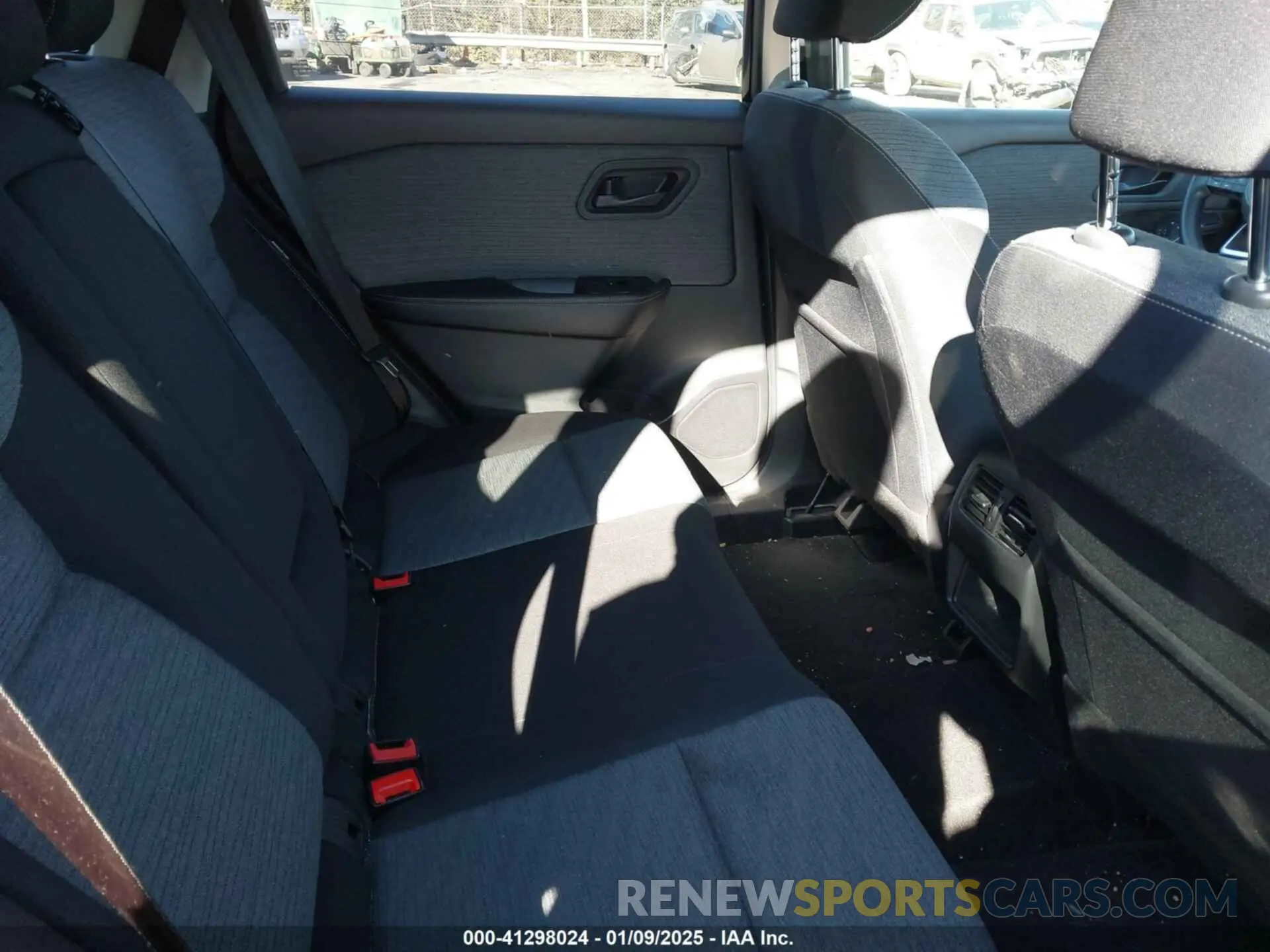 8 Photograph of a damaged car JN8AT3AA3MW000568 NISSAN ROGUE 2021