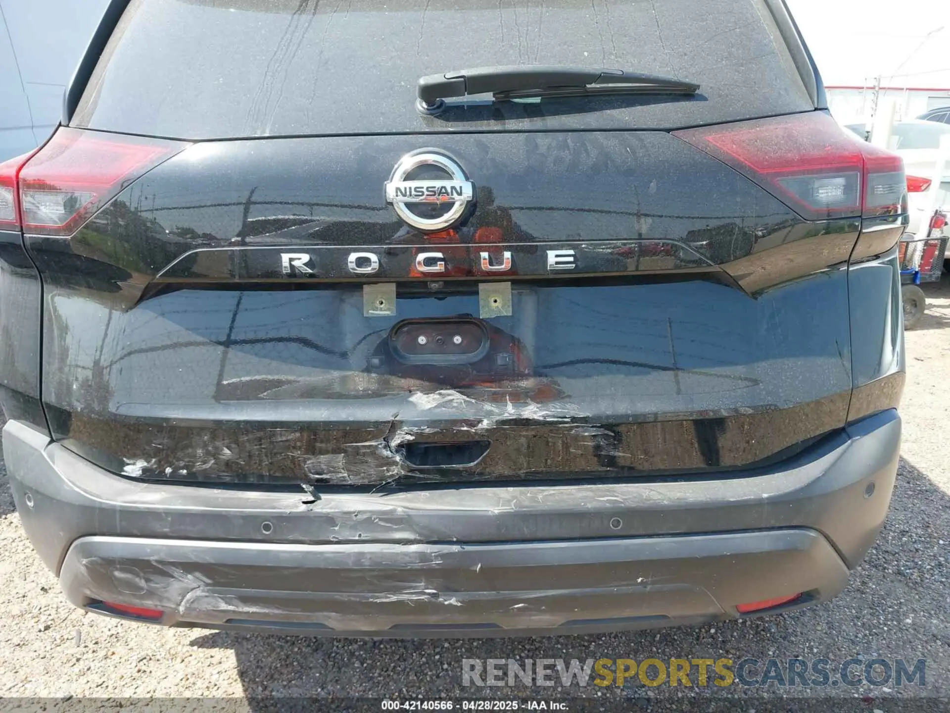 17 Photograph of a damaged car JN8AT3AA9MW013907 NISSAN ROGUE 2021