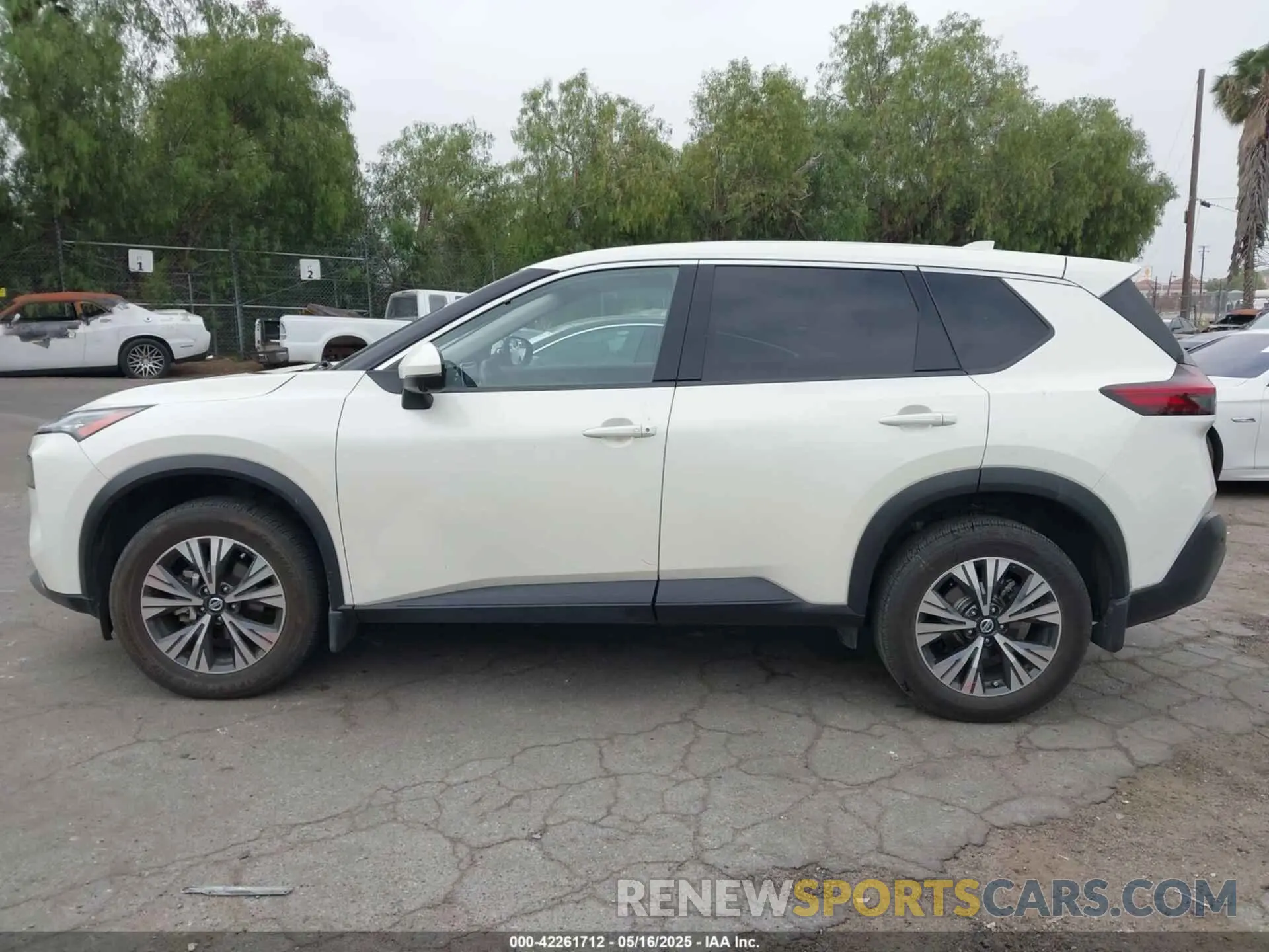 14 Photograph of a damaged car JN8AT3BA6MW011398 NISSAN ROGUE 2021