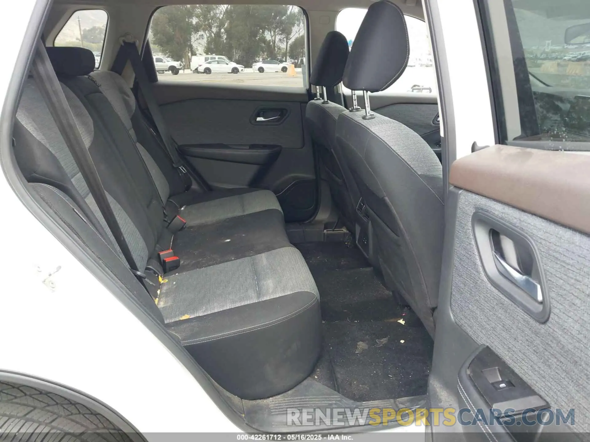 8 Photograph of a damaged car JN8AT3BA6MW011398 NISSAN ROGUE 2021