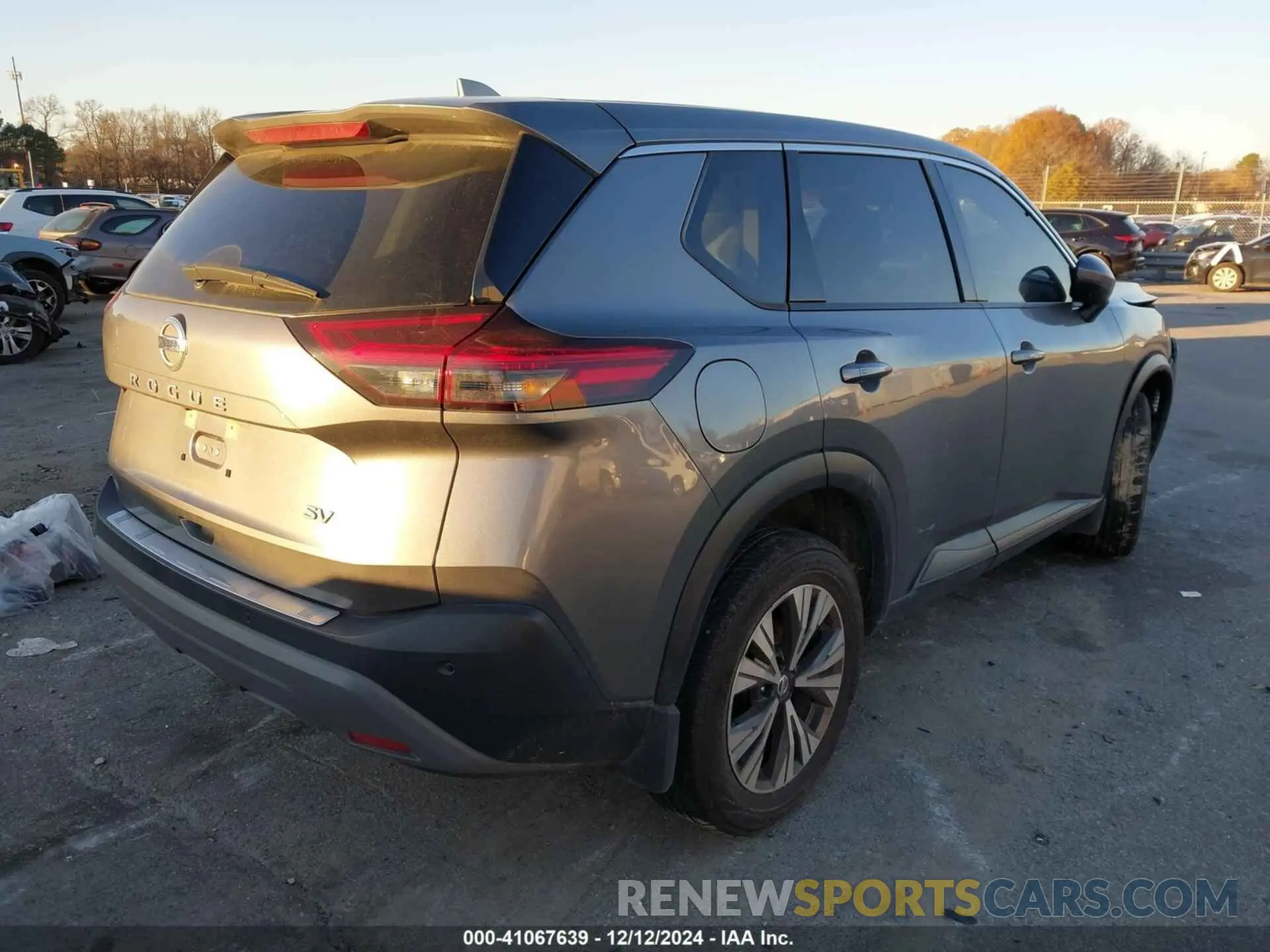4 Photograph of a damaged car JN8AT3BA7MW023110 NISSAN ROGUE 2021