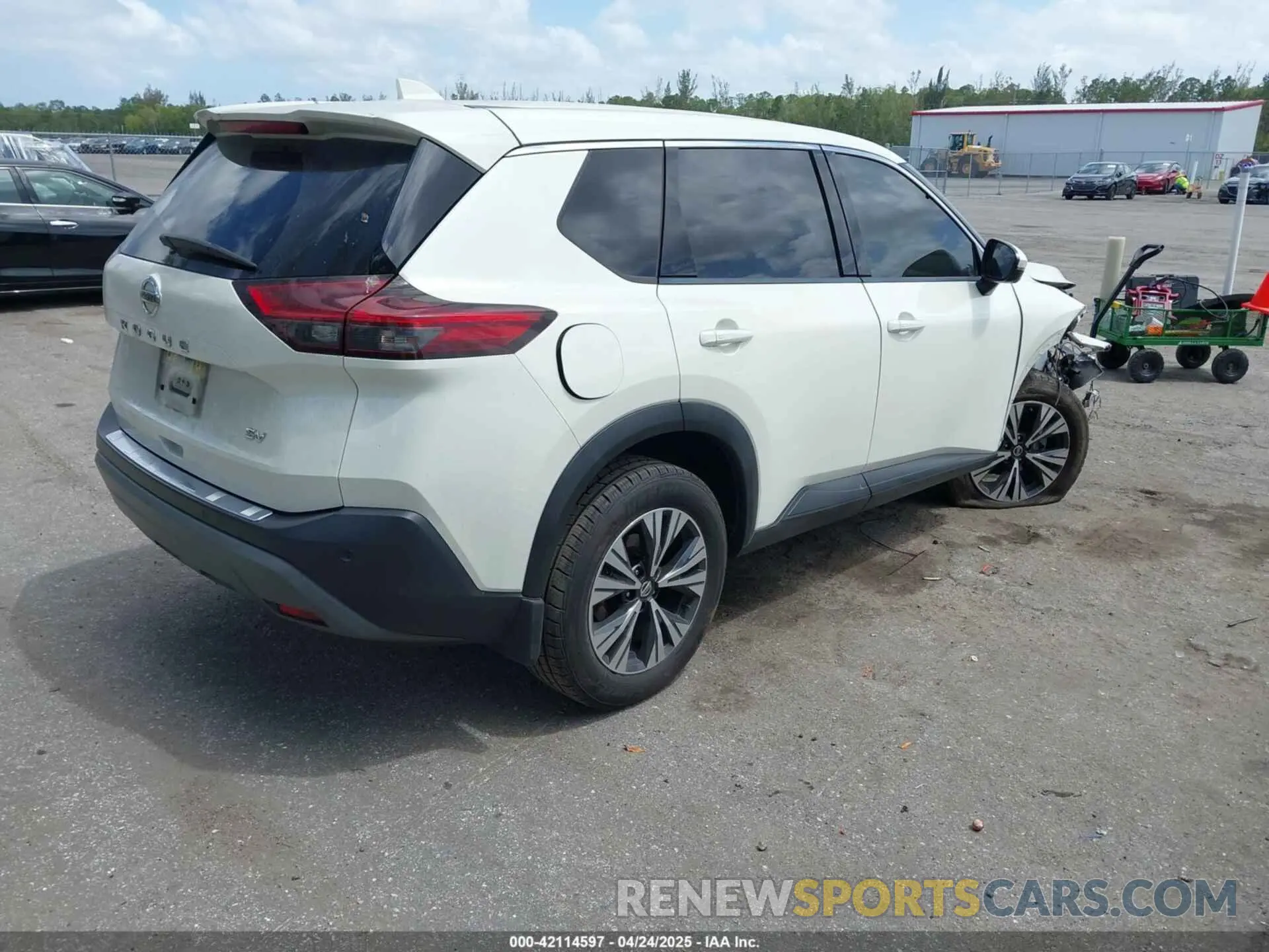 4 Photograph of a damaged car JN8AT3BA8MW011015 NISSAN ROGUE 2021