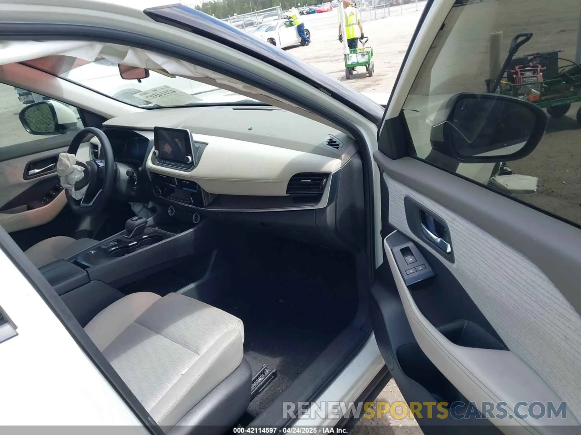 5 Photograph of a damaged car JN8AT3BA8MW011015 NISSAN ROGUE 2021