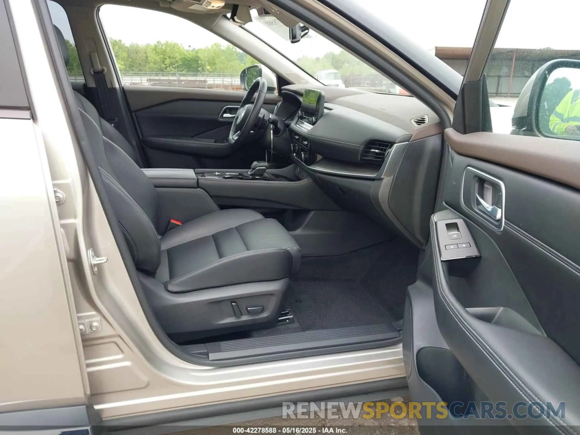 5 Photograph of a damaged car JN8AT3CA0MW027241 NISSAN ROGUE 2021