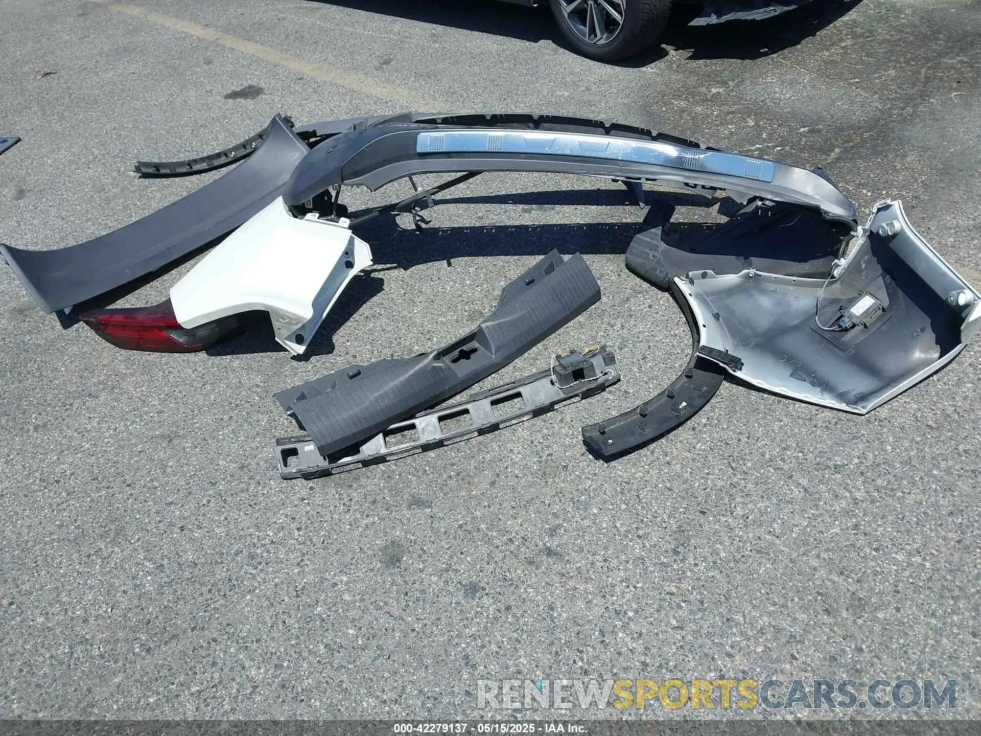 12 Photograph of a damaged car JN8AT3CA4MW021541 NISSAN ROGUE 2021