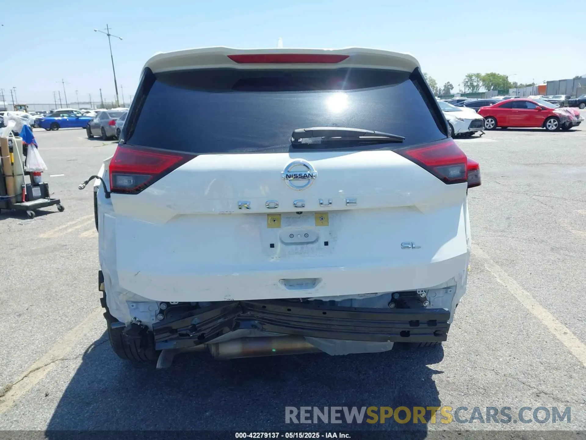 17 Photograph of a damaged car JN8AT3CA4MW021541 NISSAN ROGUE 2021
