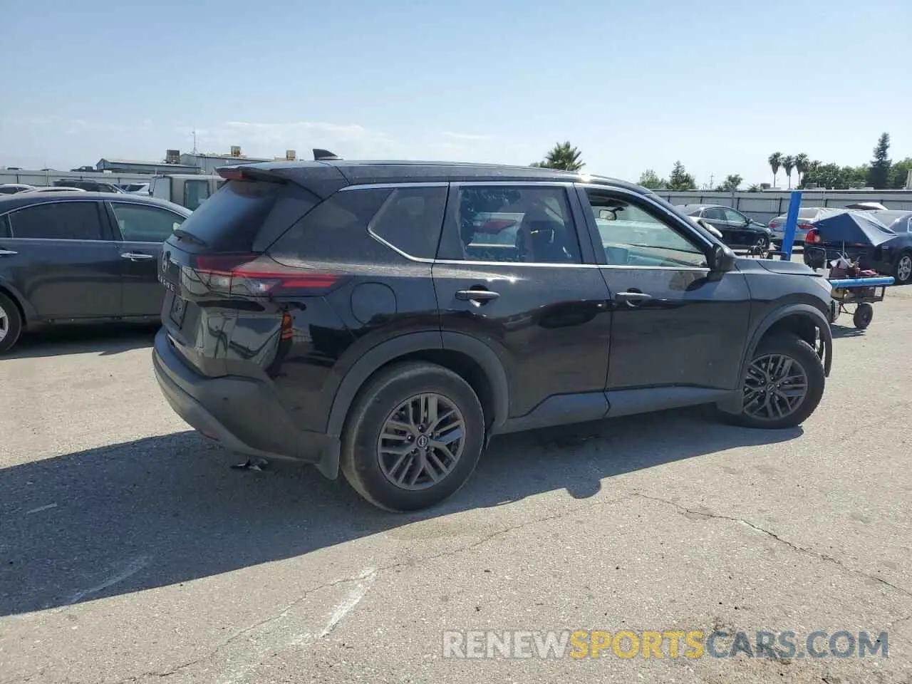 3 Photograph of a damaged car 5N1BT3AA4NC674226 NISSAN ROGUE 2022