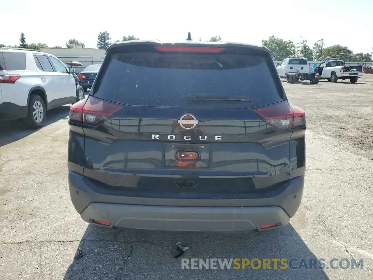6 Photograph of a damaged car 5N1BT3AA4NC674226 NISSAN ROGUE 2022