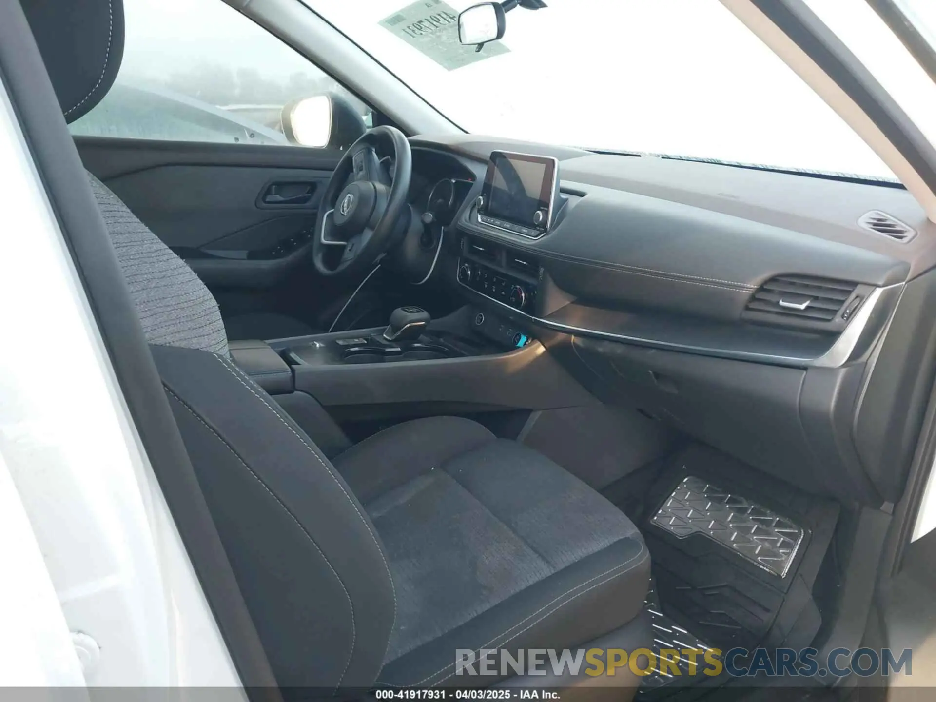 5 Photograph of a damaged car 5N1BT3AA7NC717120 NISSAN ROGUE 2022