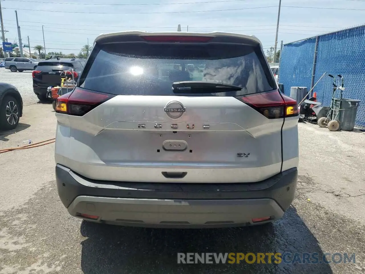6 Photograph of a damaged car 5N1BT3BA1NC699762 NISSAN ROGUE 2022