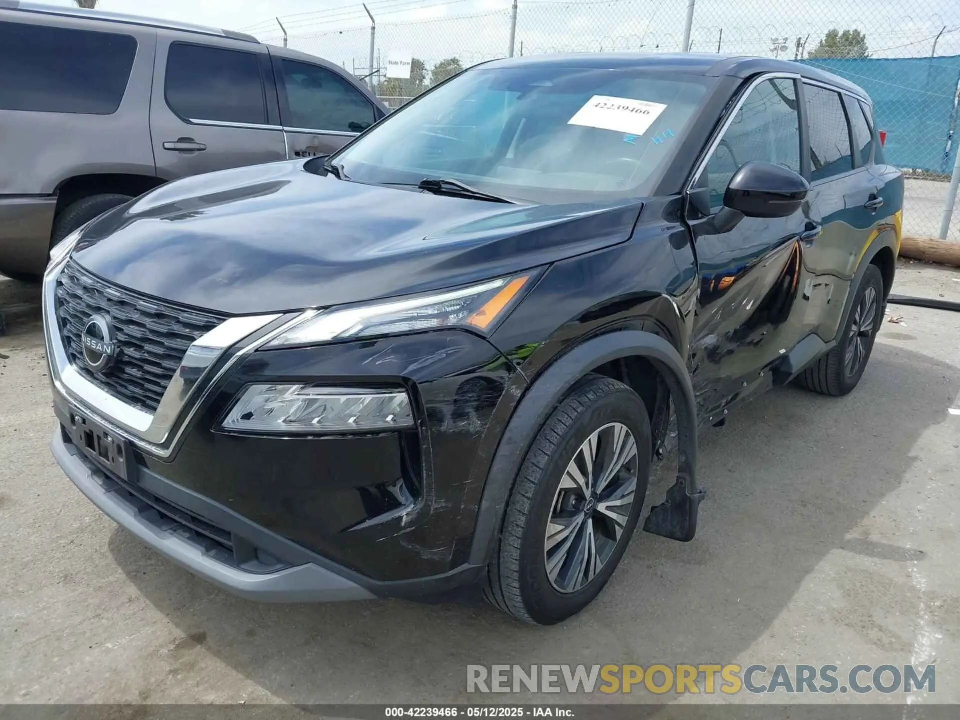 2 Photograph of a damaged car 5N1BT3BA3NC690514 NISSAN ROGUE 2022