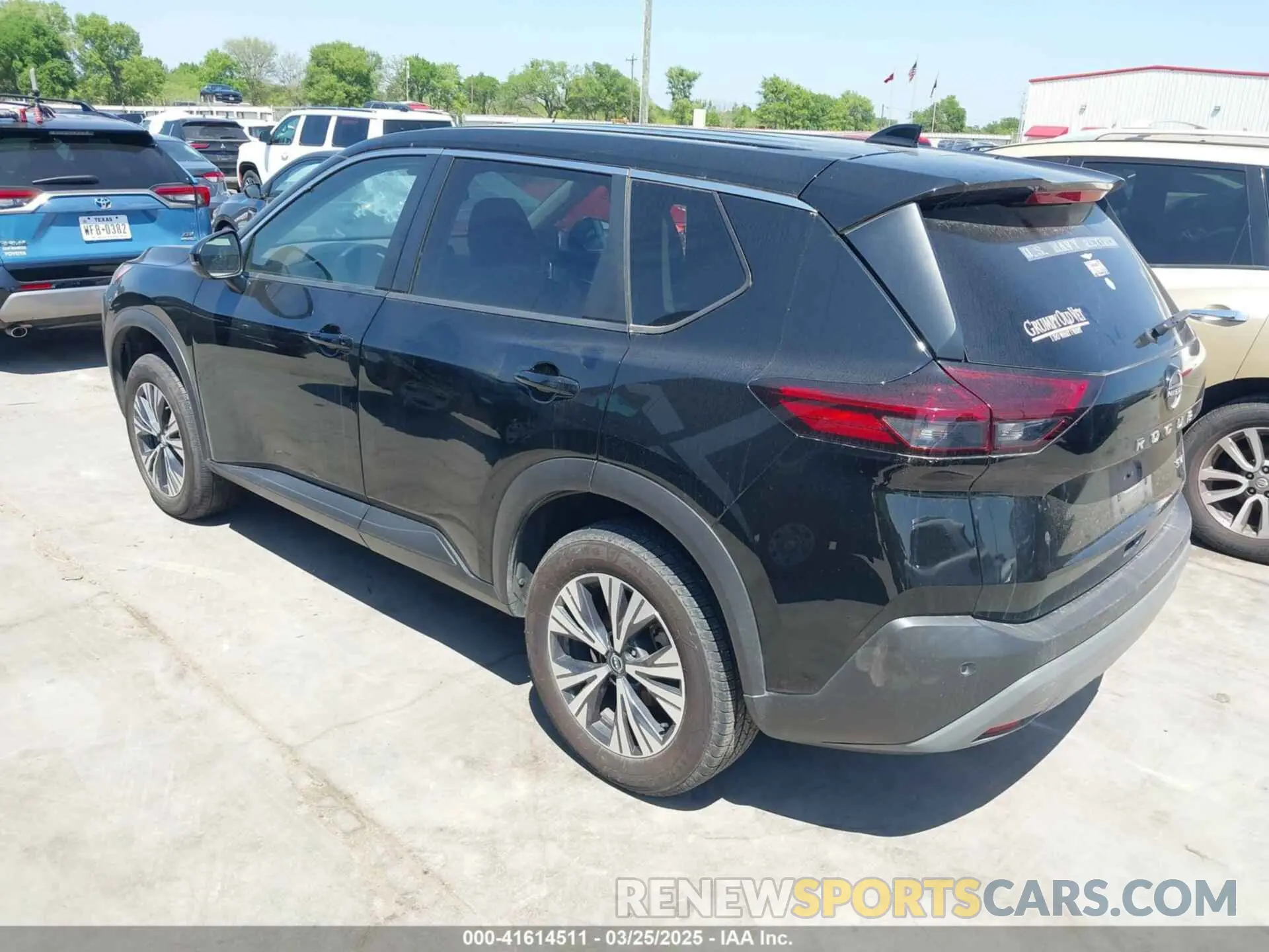 3 Photograph of a damaged car 5N1BT3BA3NC720885 NISSAN ROGUE 2022