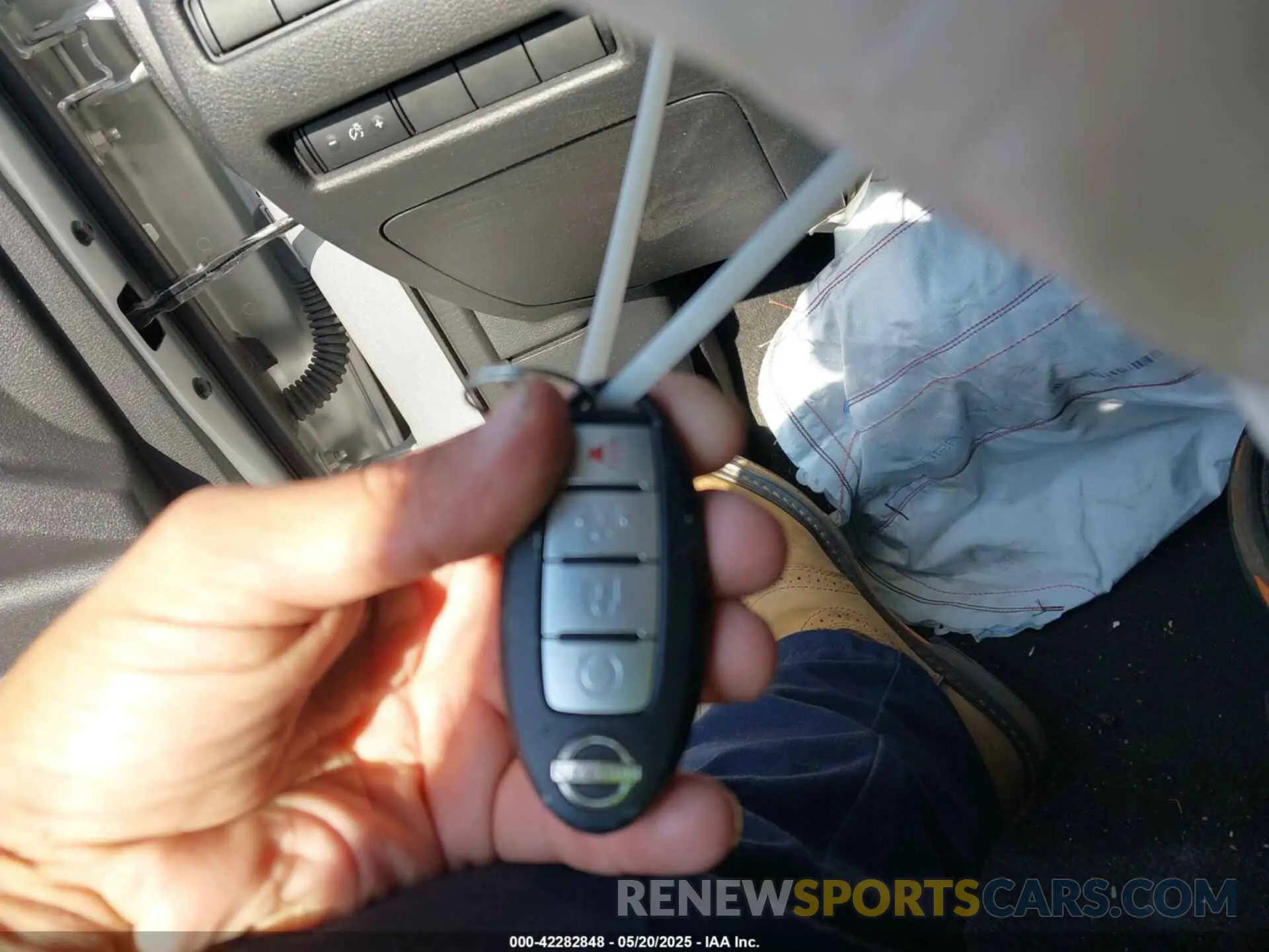 11 Photograph of a damaged car 5N1BT3BA5NC693057 NISSAN ROGUE 2022