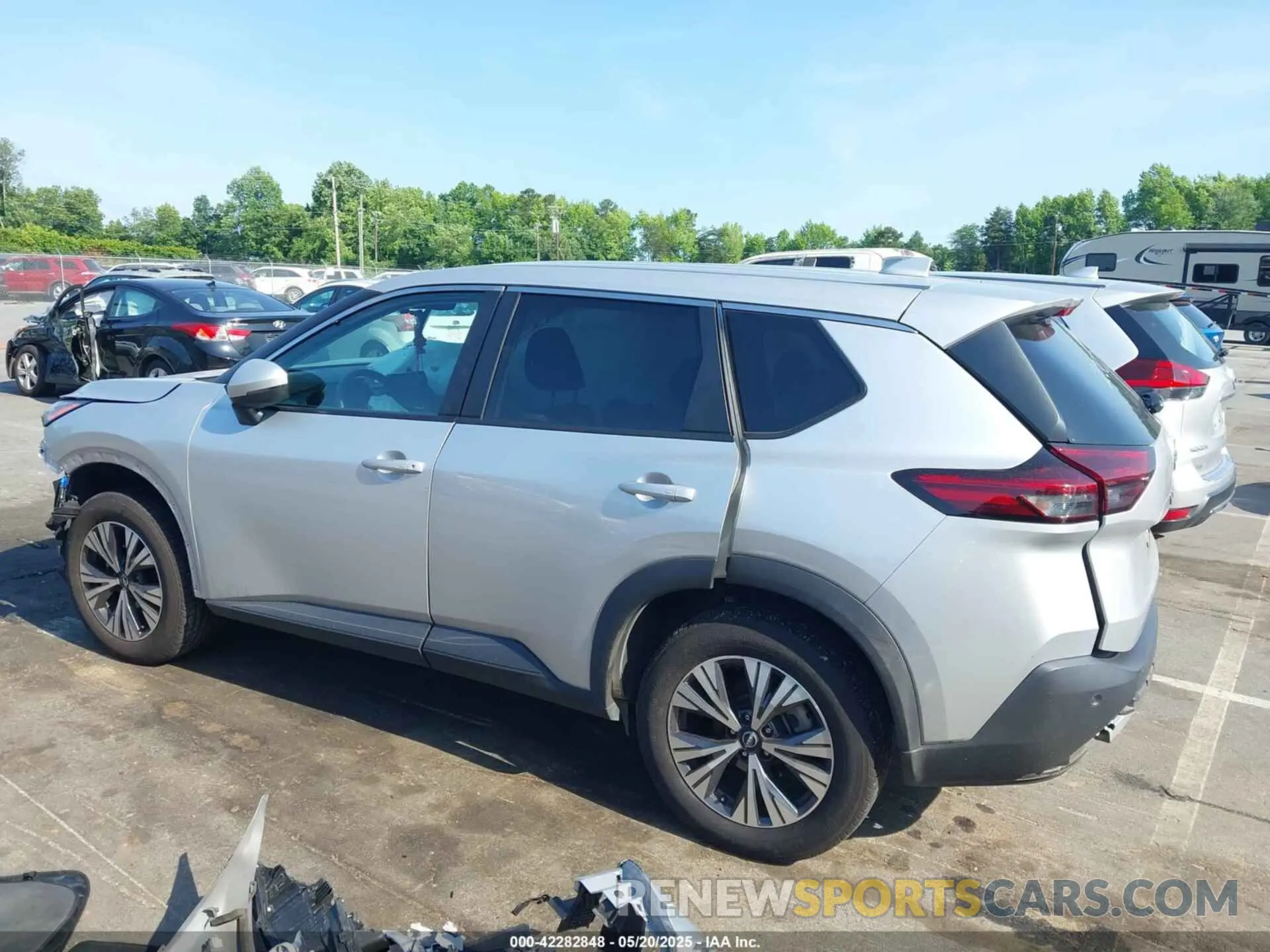 15 Photograph of a damaged car 5N1BT3BA5NC693057 NISSAN ROGUE 2022