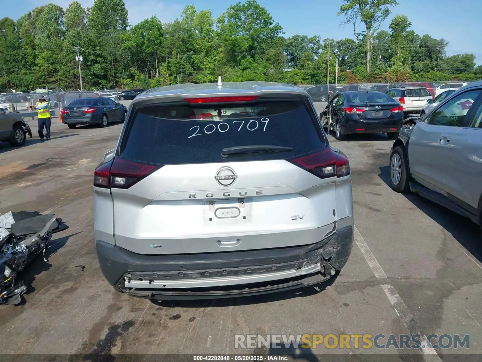 17 Photograph of a damaged car 5N1BT3BA5NC693057 NISSAN ROGUE 2022