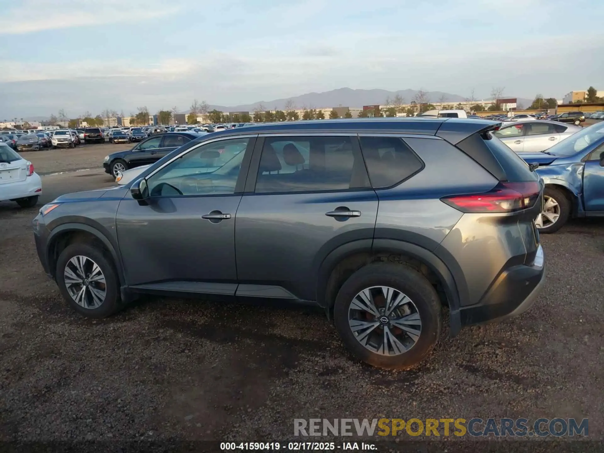 13 Фотография поврежденного автомобиля 5N1BT3BA5NC705403 NISSAN ROGUE 2022
