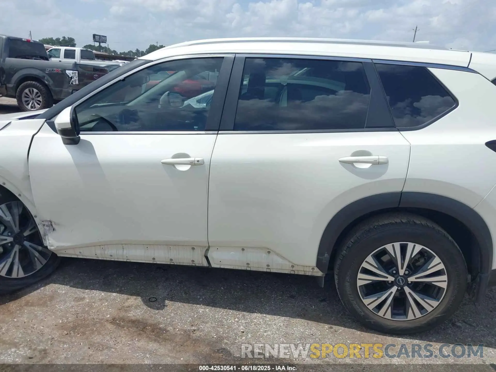 15 Photograph of a damaged car 5N1BT3BA5NC730558 NISSAN ROGUE 2022