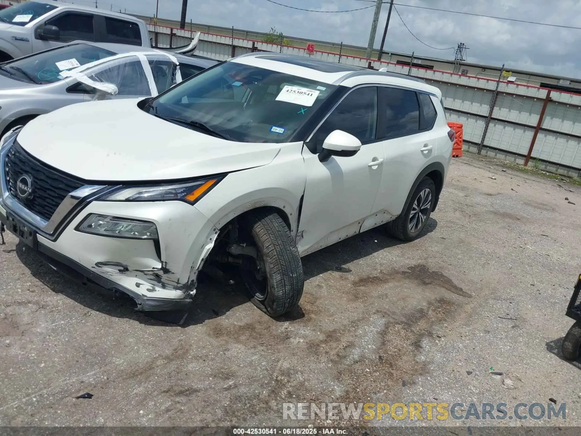 2 Photograph of a damaged car 5N1BT3BA5NC730558 NISSAN ROGUE 2022