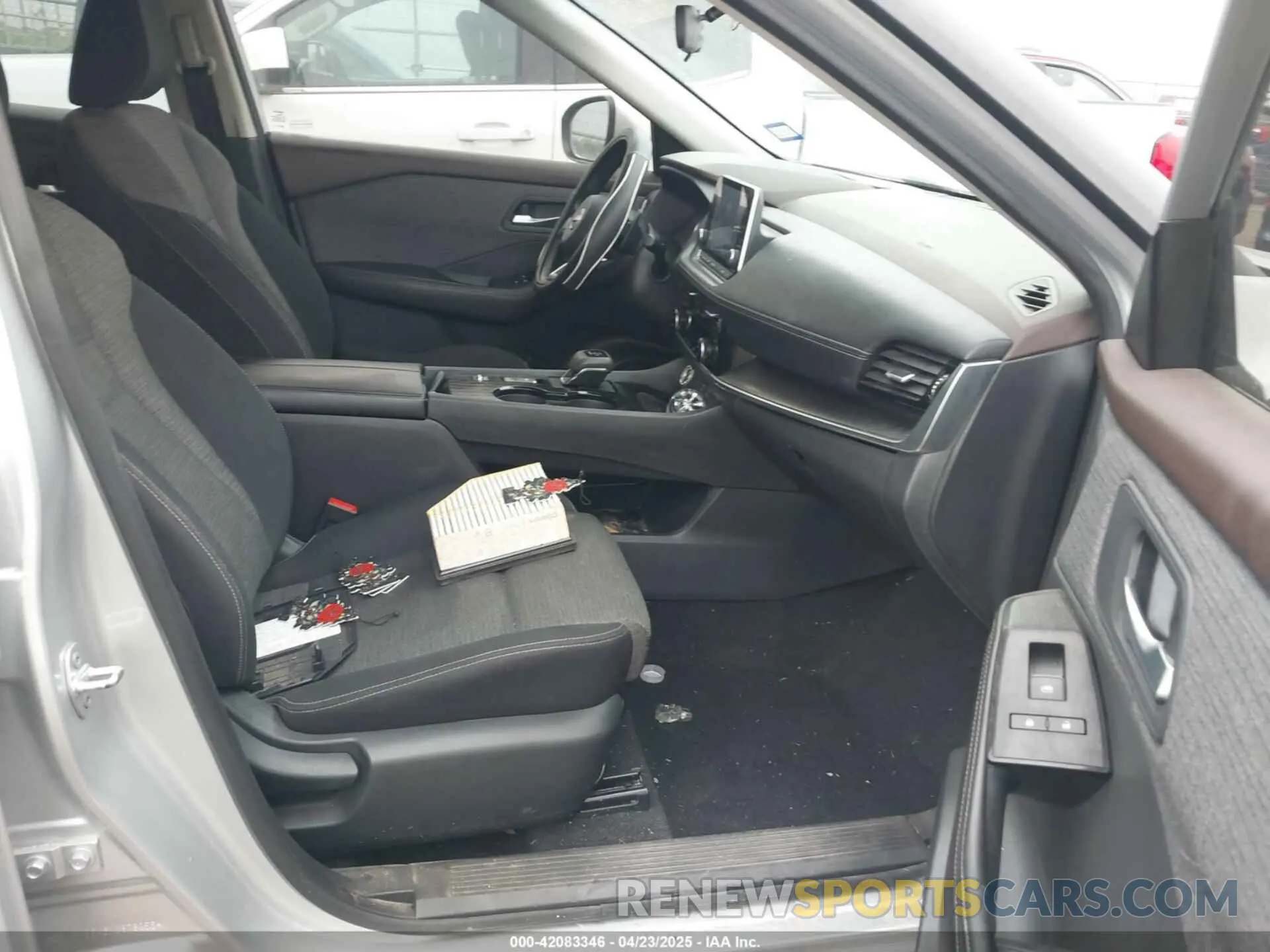 5 Photograph of a damaged car 5N1BT3BA6NC678955 NISSAN ROGUE 2022