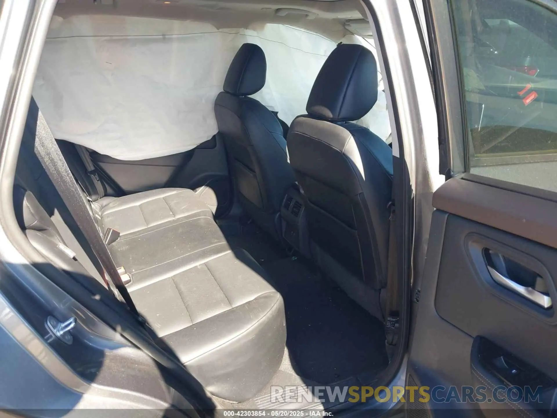 8 Photograph of a damaged car 5N1BT3BA6NC720699 NISSAN ROGUE 2022