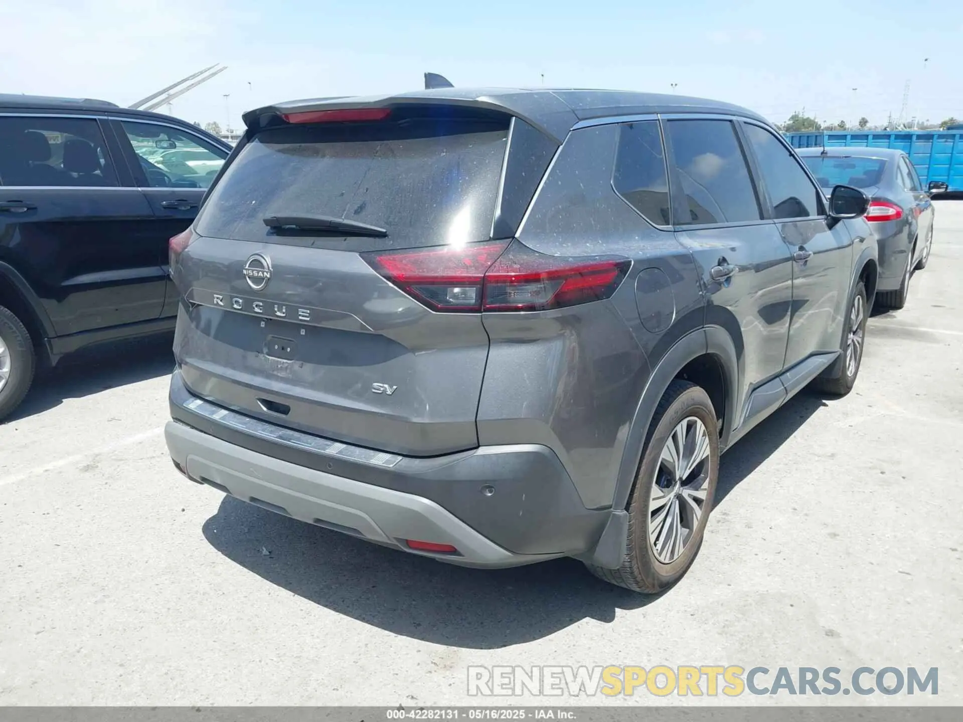 4 Photograph of a damaged car 5N1BT3BA7NC685168 NISSAN ROGUE 2022