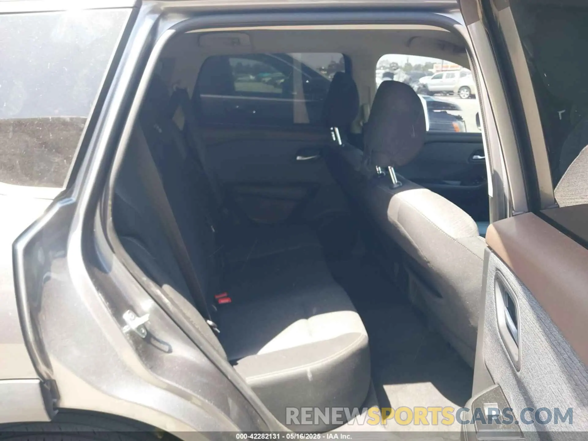 8 Photograph of a damaged car 5N1BT3BA7NC685168 NISSAN ROGUE 2022
