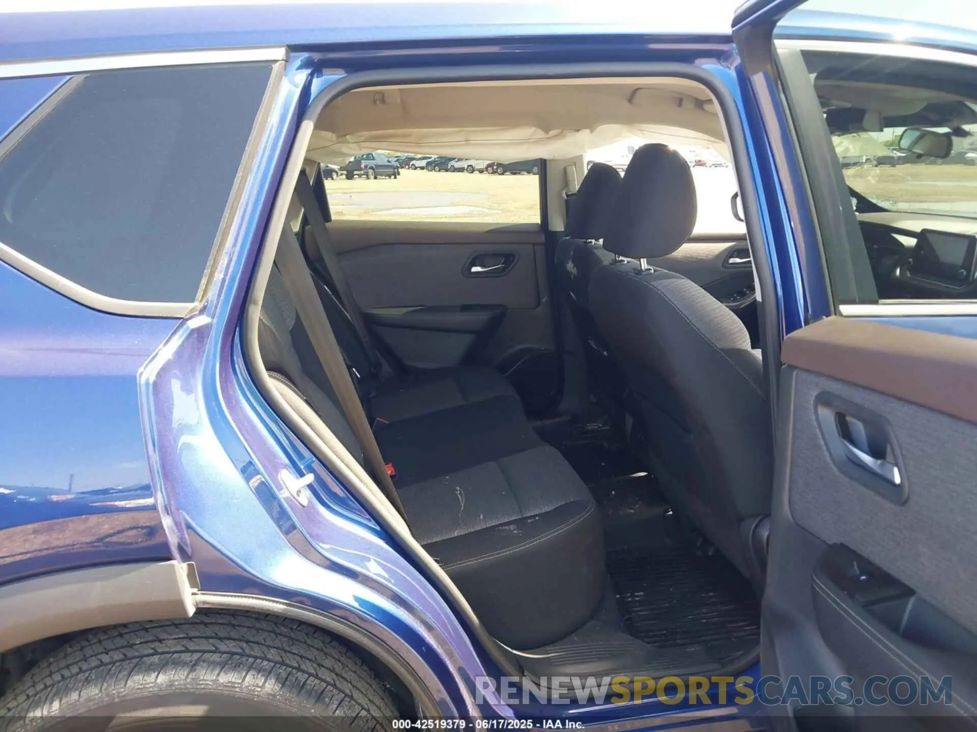8 Photograph of a damaged car 5N1BT3BA7NC707959 NISSAN ROGUE 2022