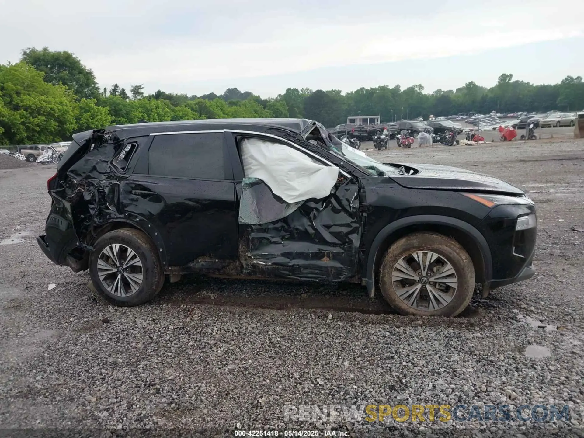 12 Photograph of a damaged car 5N1BT3BA8NC672638 NISSAN ROGUE 2022