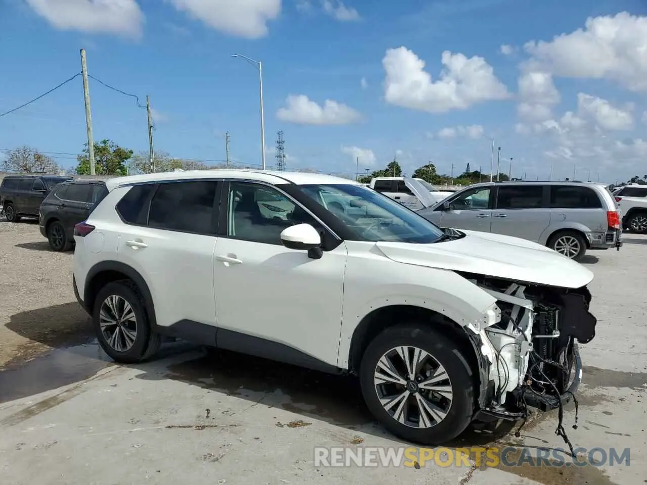 4 Photograph of a damaged car 5N1BT3BA9NC732152 NISSAN ROGUE 2022