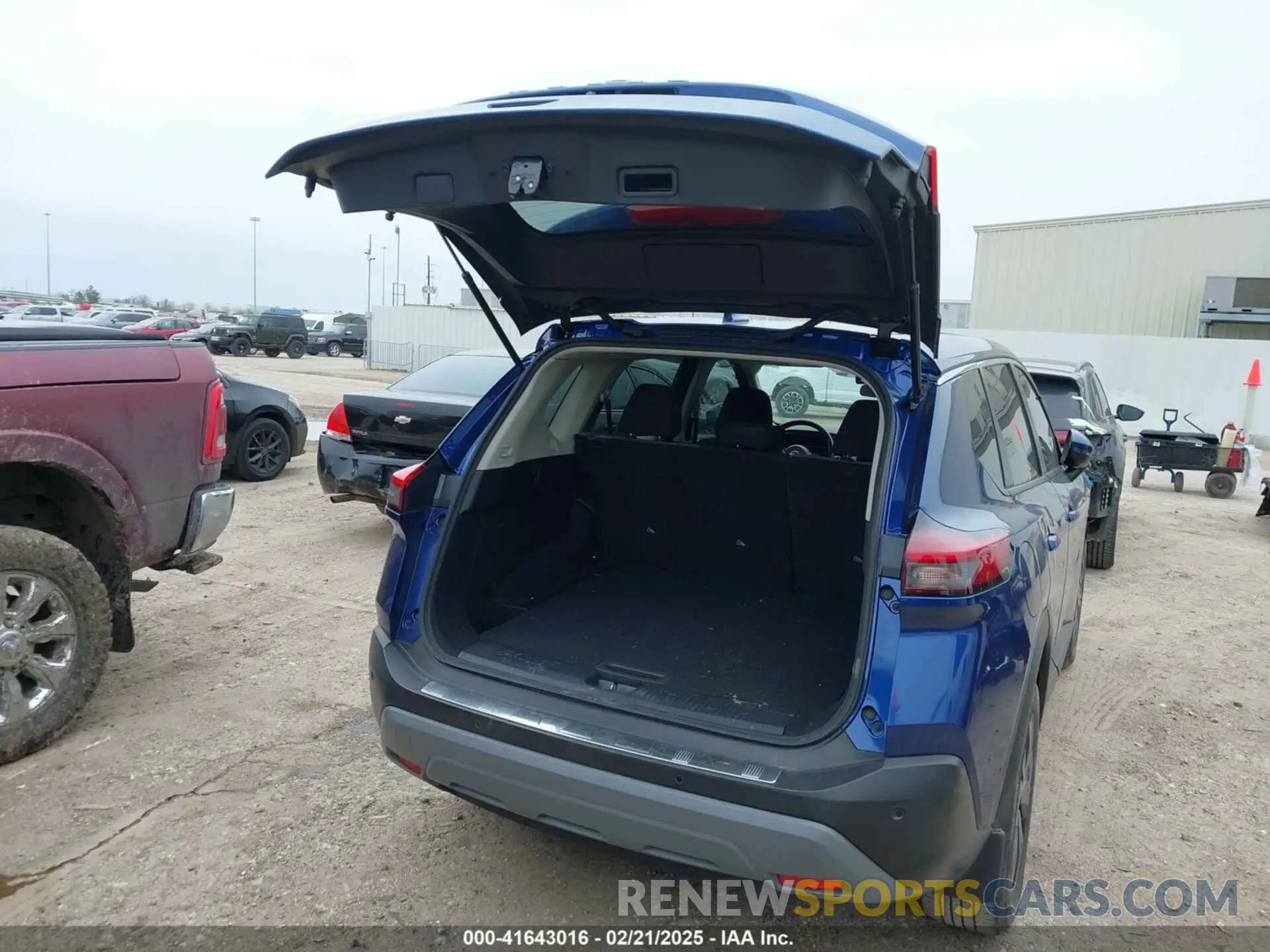 18 Photograph of a damaged car 5N1BT3BAXNC678134 NISSAN ROGUE 2022