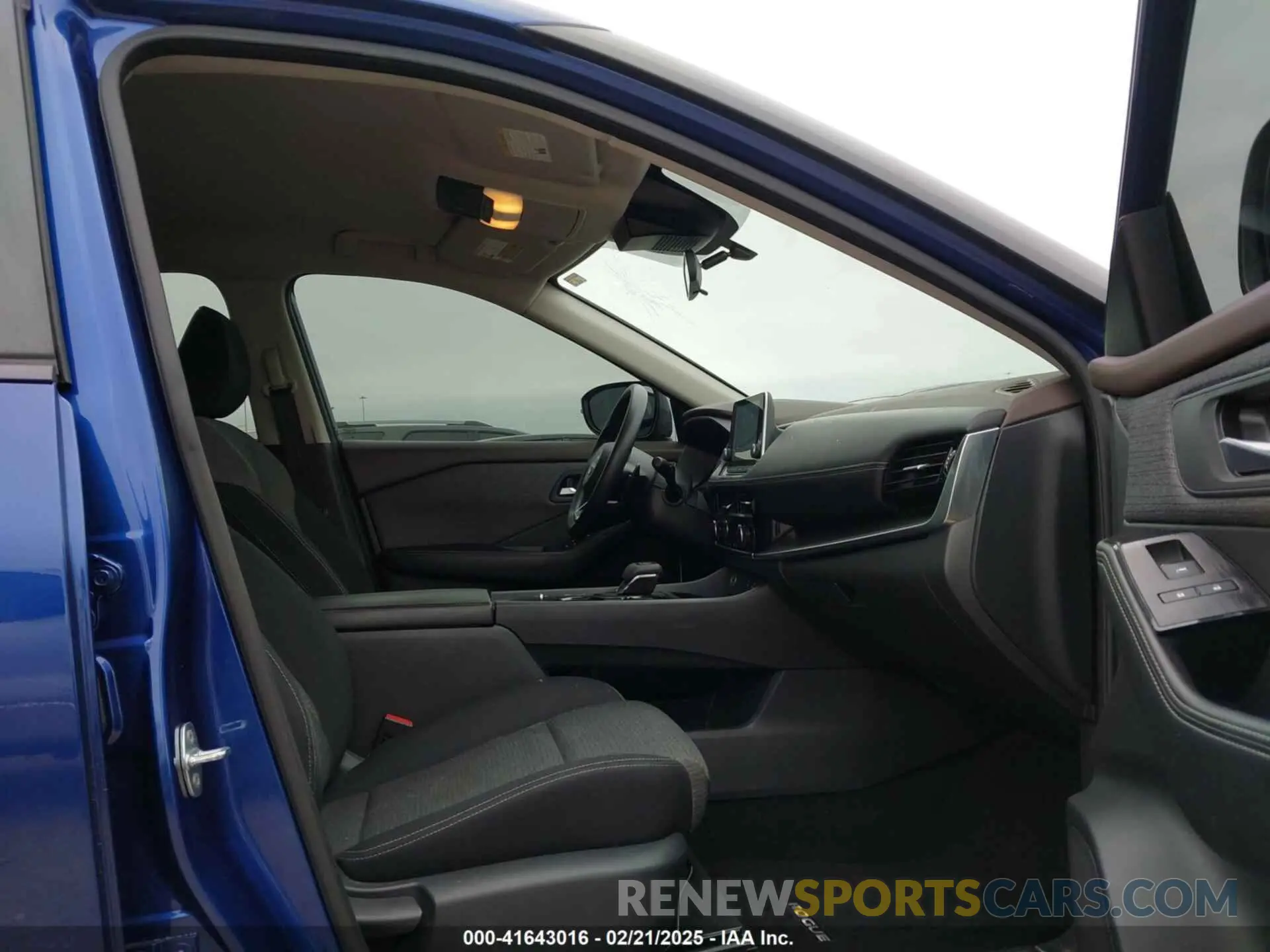 5 Photograph of a damaged car 5N1BT3BAXNC678134 NISSAN ROGUE 2022
