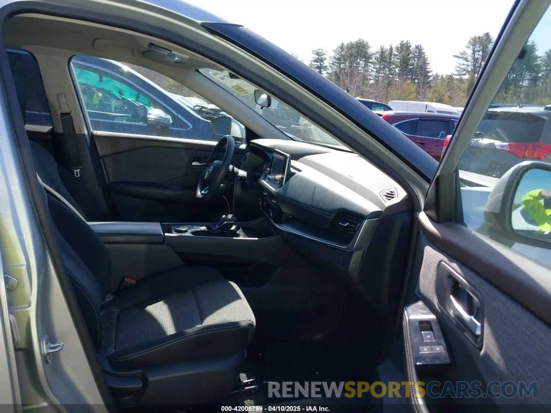 5 Photograph of a damaged car 5N1BT3BB0NC712090 NISSAN ROGUE 2022