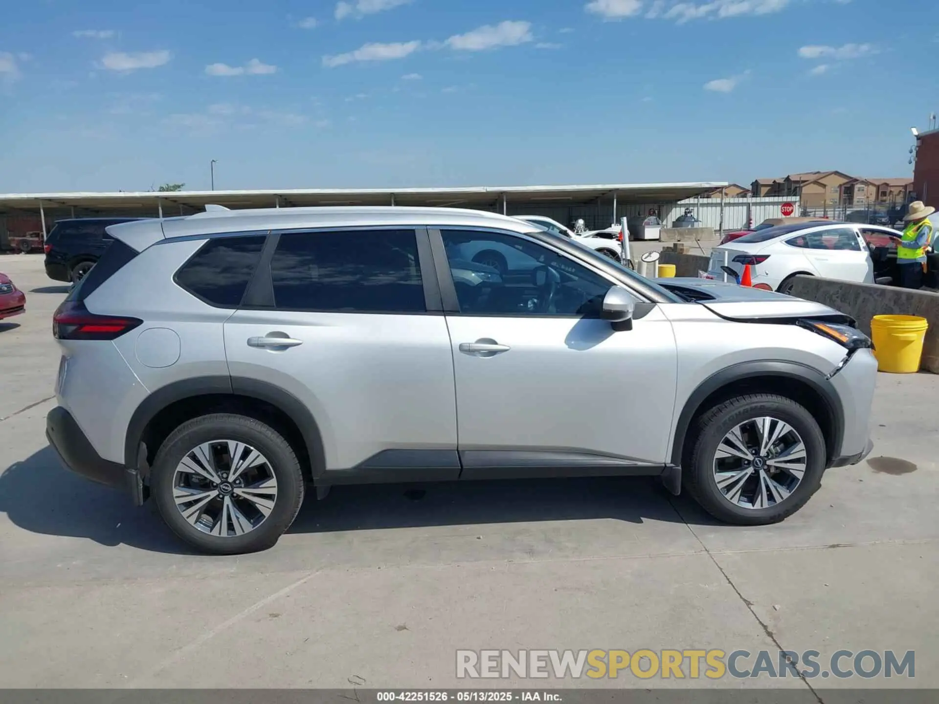 12 Photograph of a damaged car 5N1BT3BB0NC724210 NISSAN ROGUE 2022