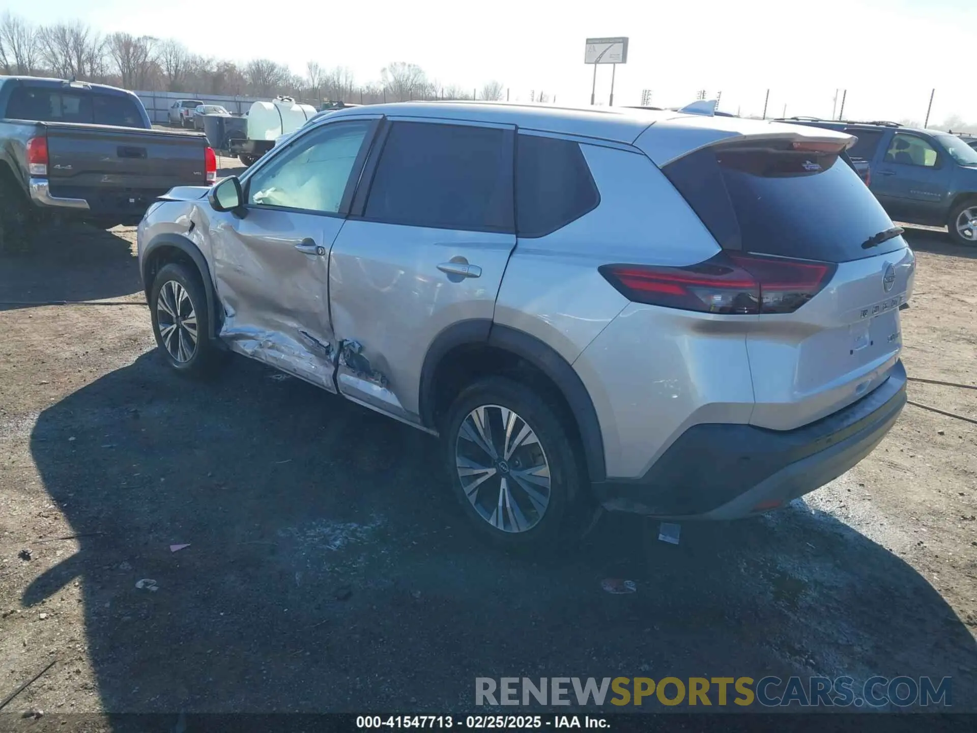 3 Photograph of a damaged car 5N1BT3BB6NC693707 NISSAN ROGUE 2022