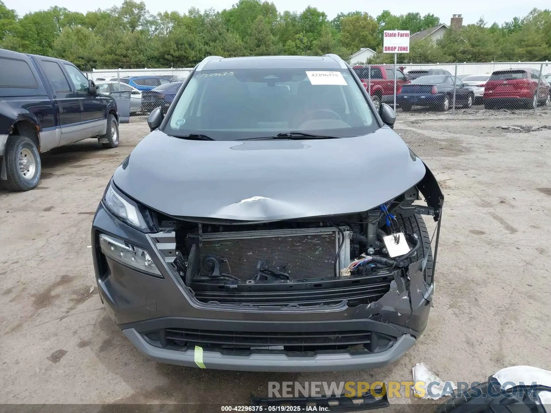 13 Photograph of a damaged car 5N1BT3BB8NC676391 NISSAN ROGUE 2022