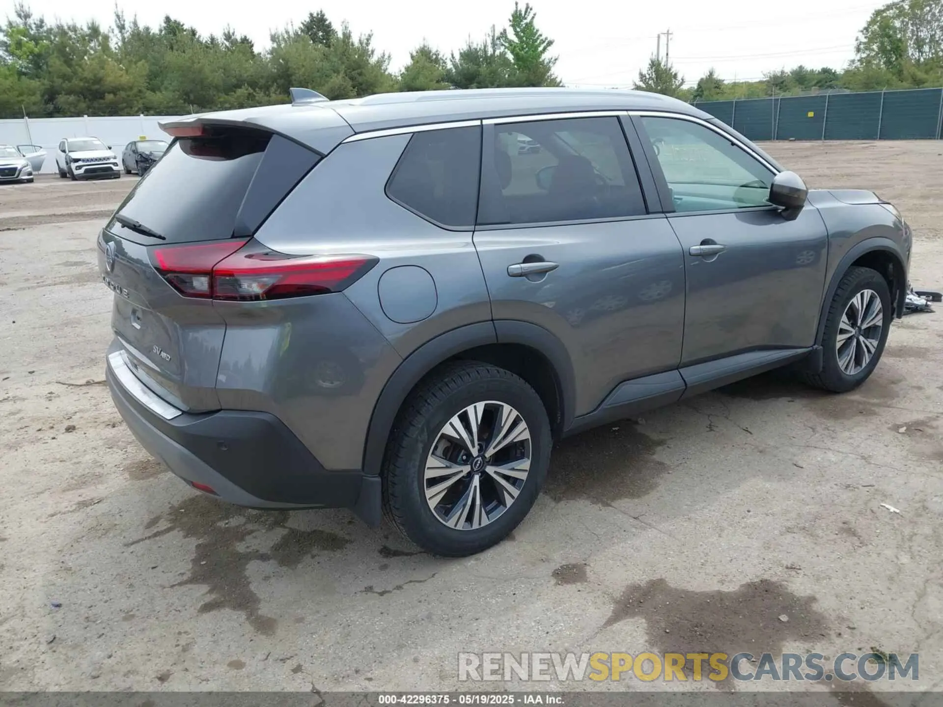 4 Photograph of a damaged car 5N1BT3BB8NC676391 NISSAN ROGUE 2022